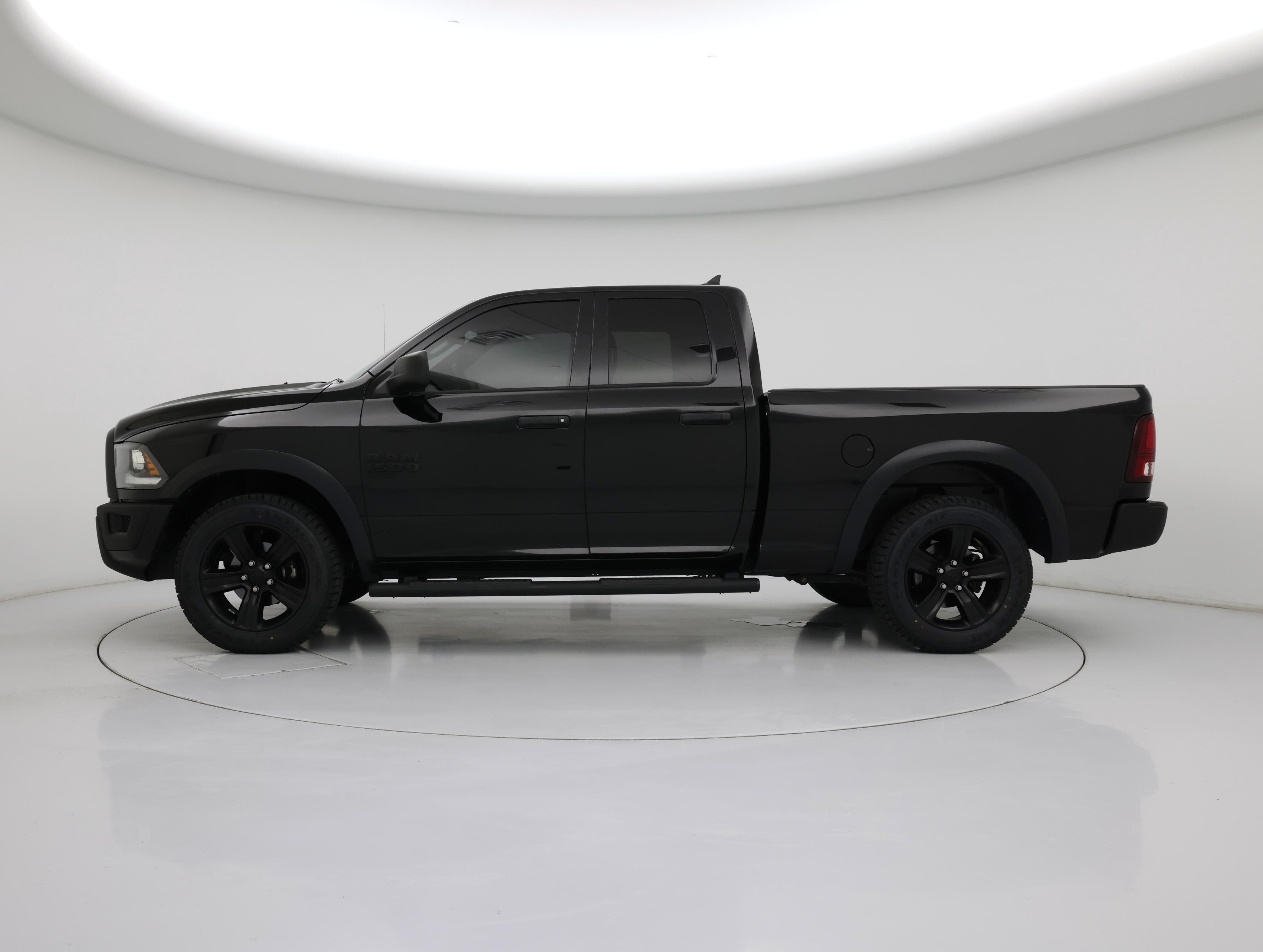 Thumbnail: 2021 RAM 1500 Classic - 3