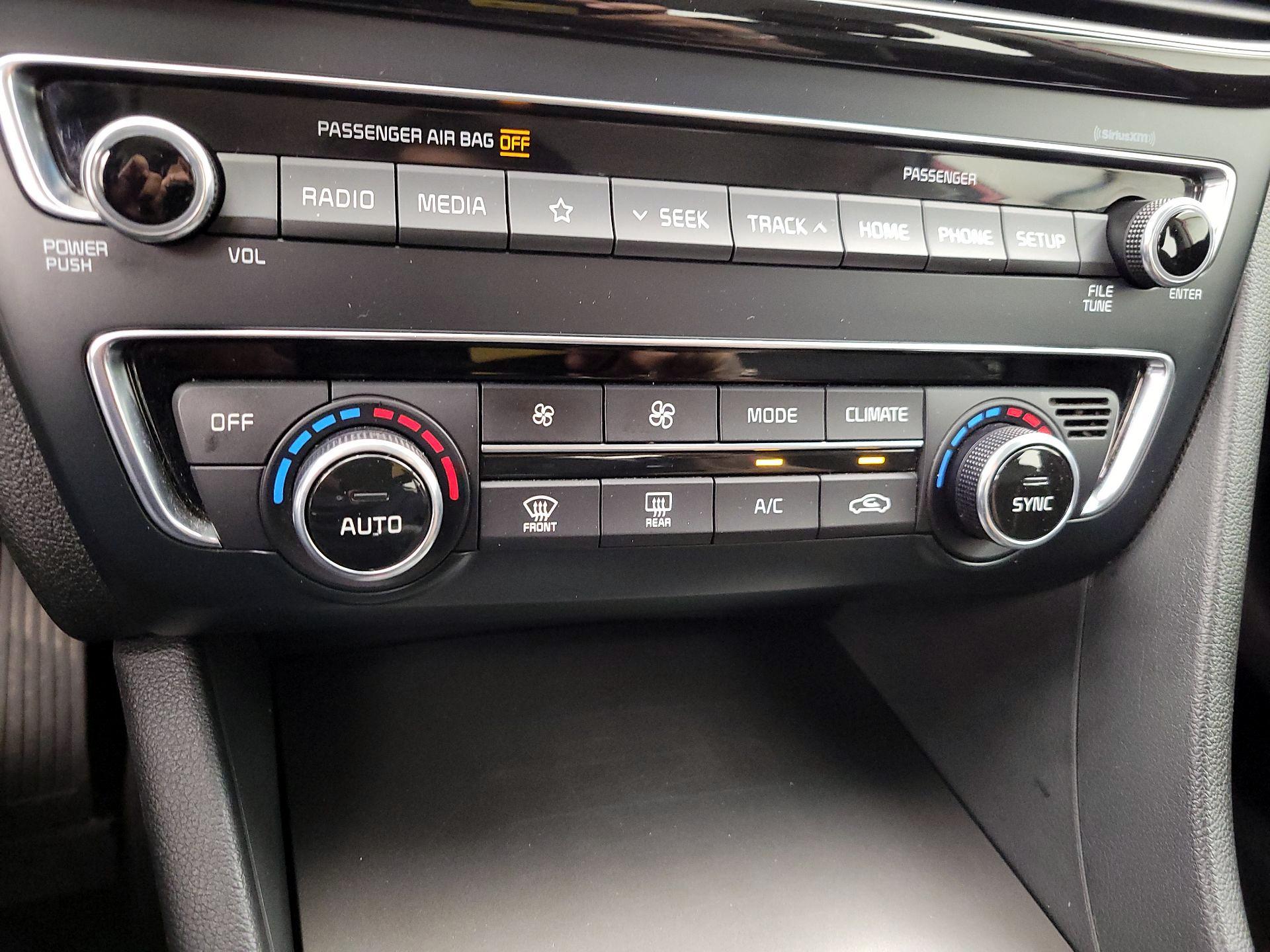 Thumbnail: 2019 Kia Optima - 16