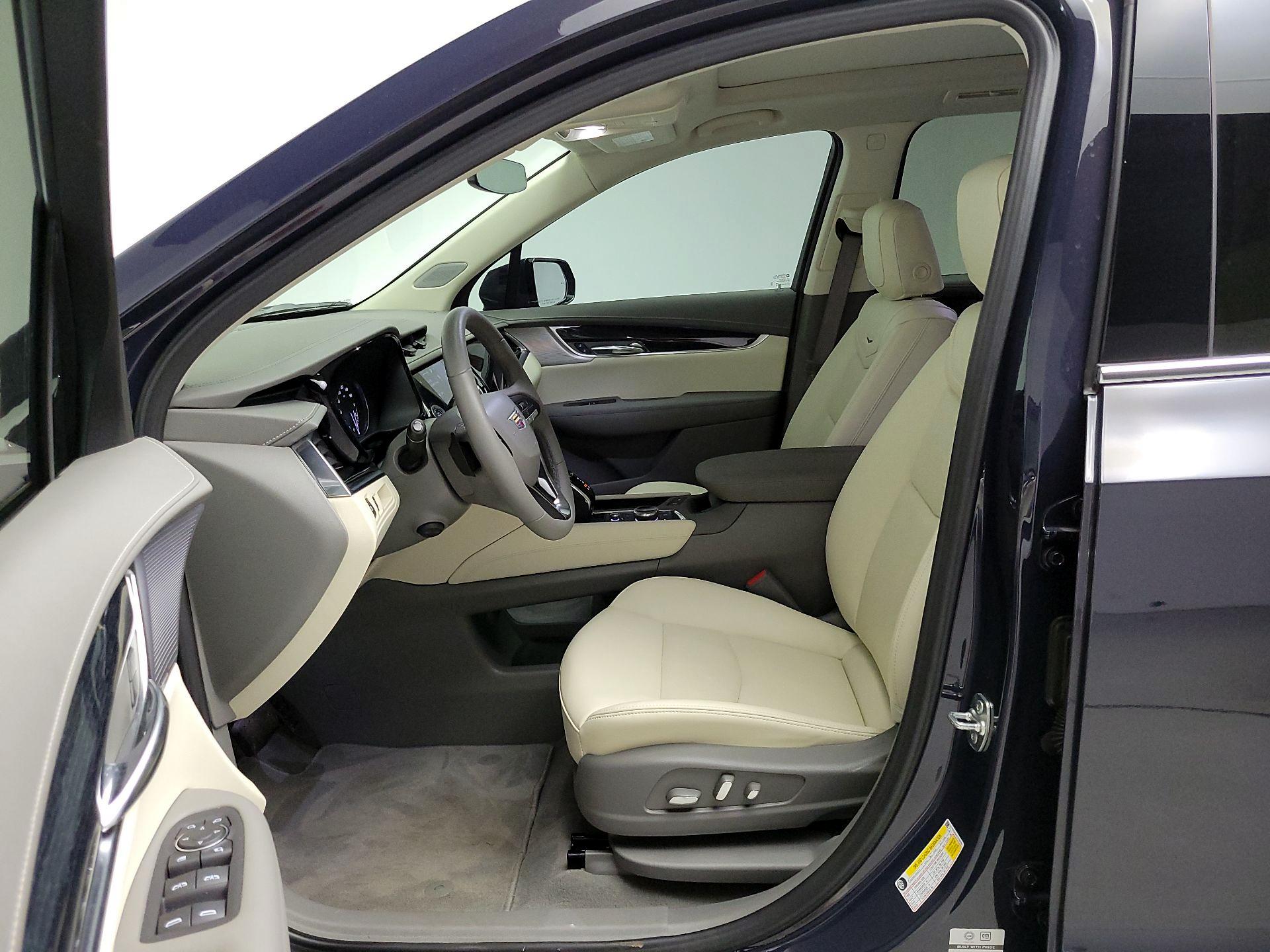 Thumbnail: 2024 Cadillac XT6 - 11