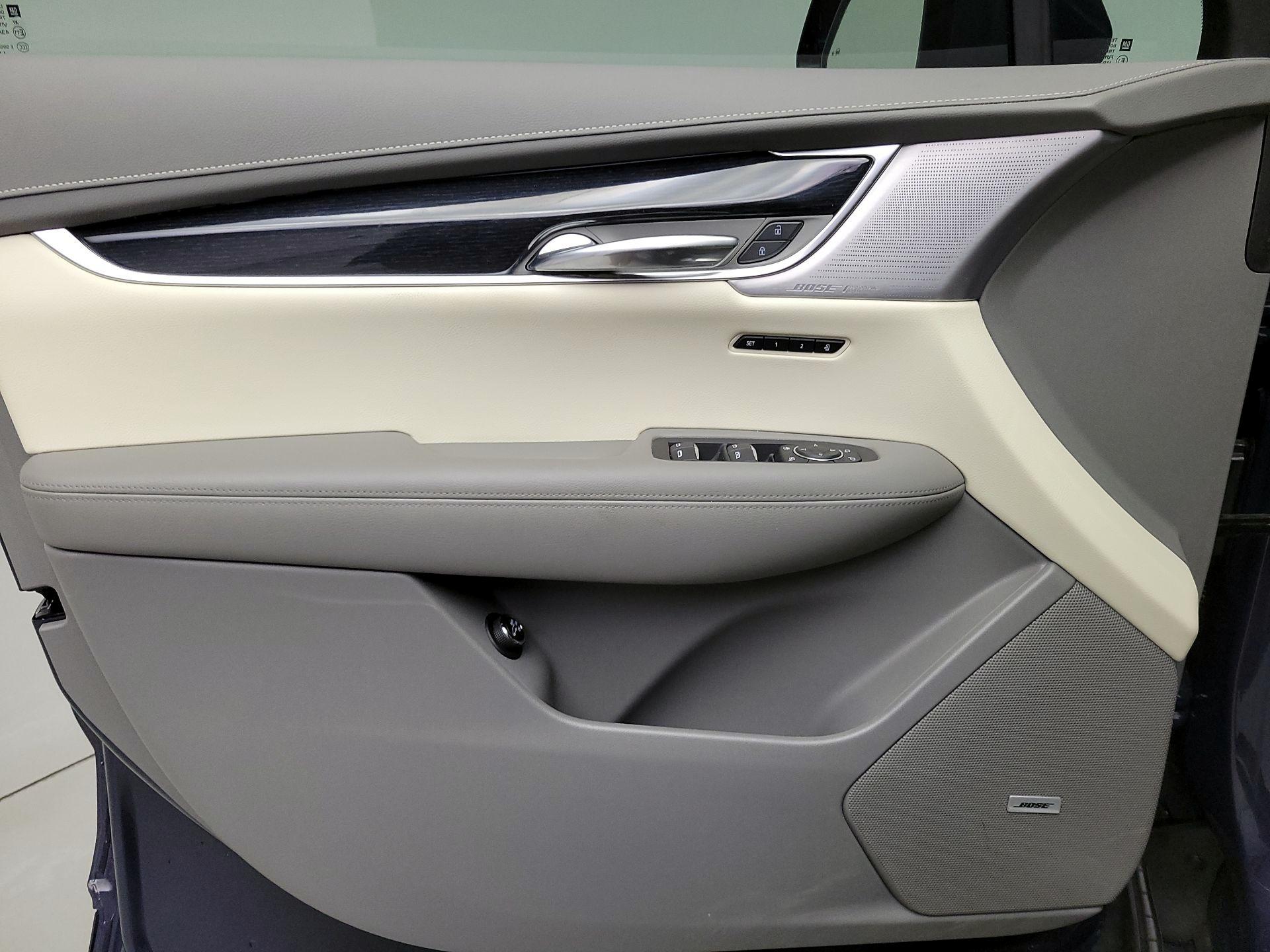 Thumbnail: 2024 Cadillac XT6 - 12