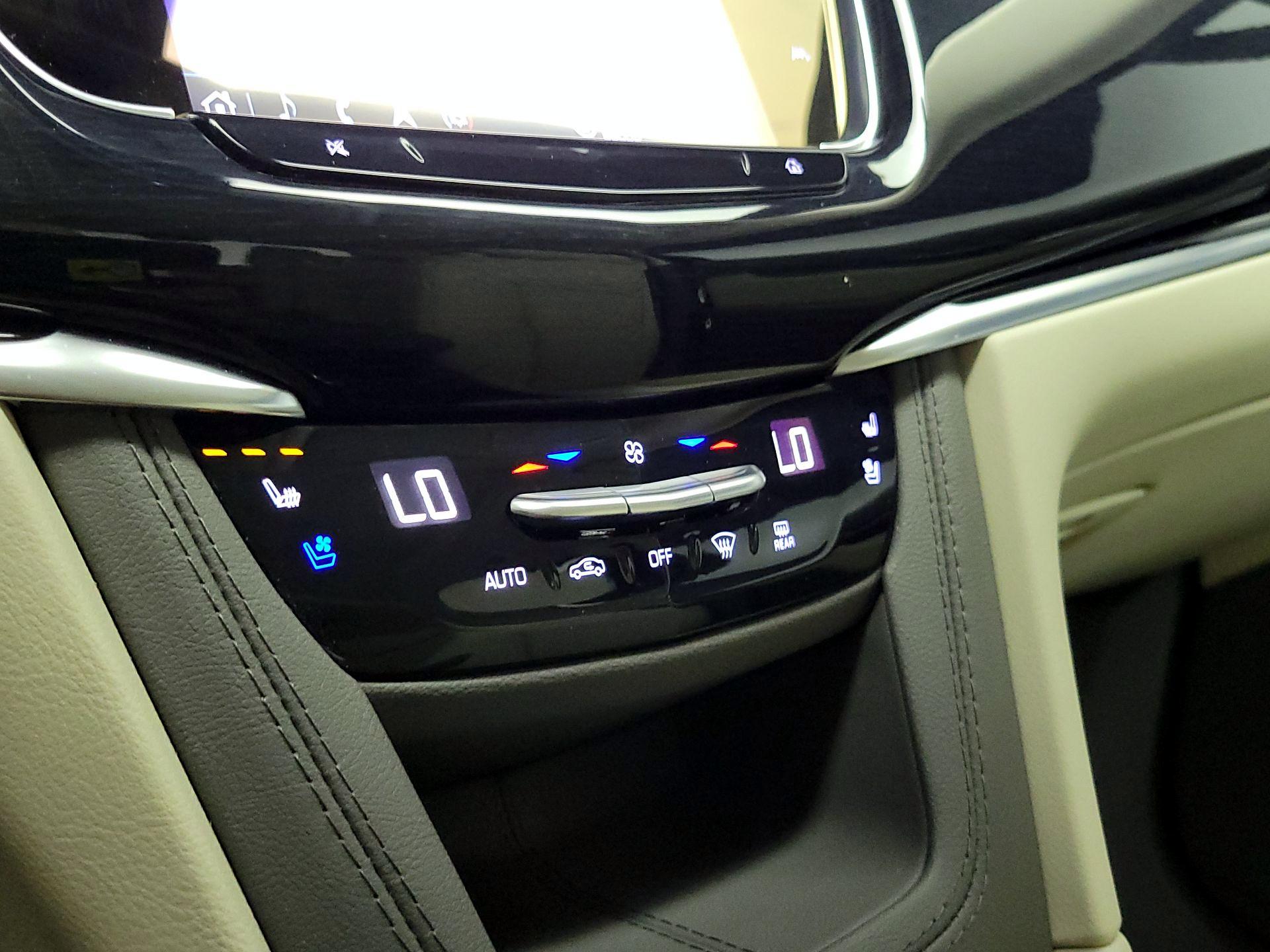 Thumbnail: 2024 Cadillac XT6 - 17