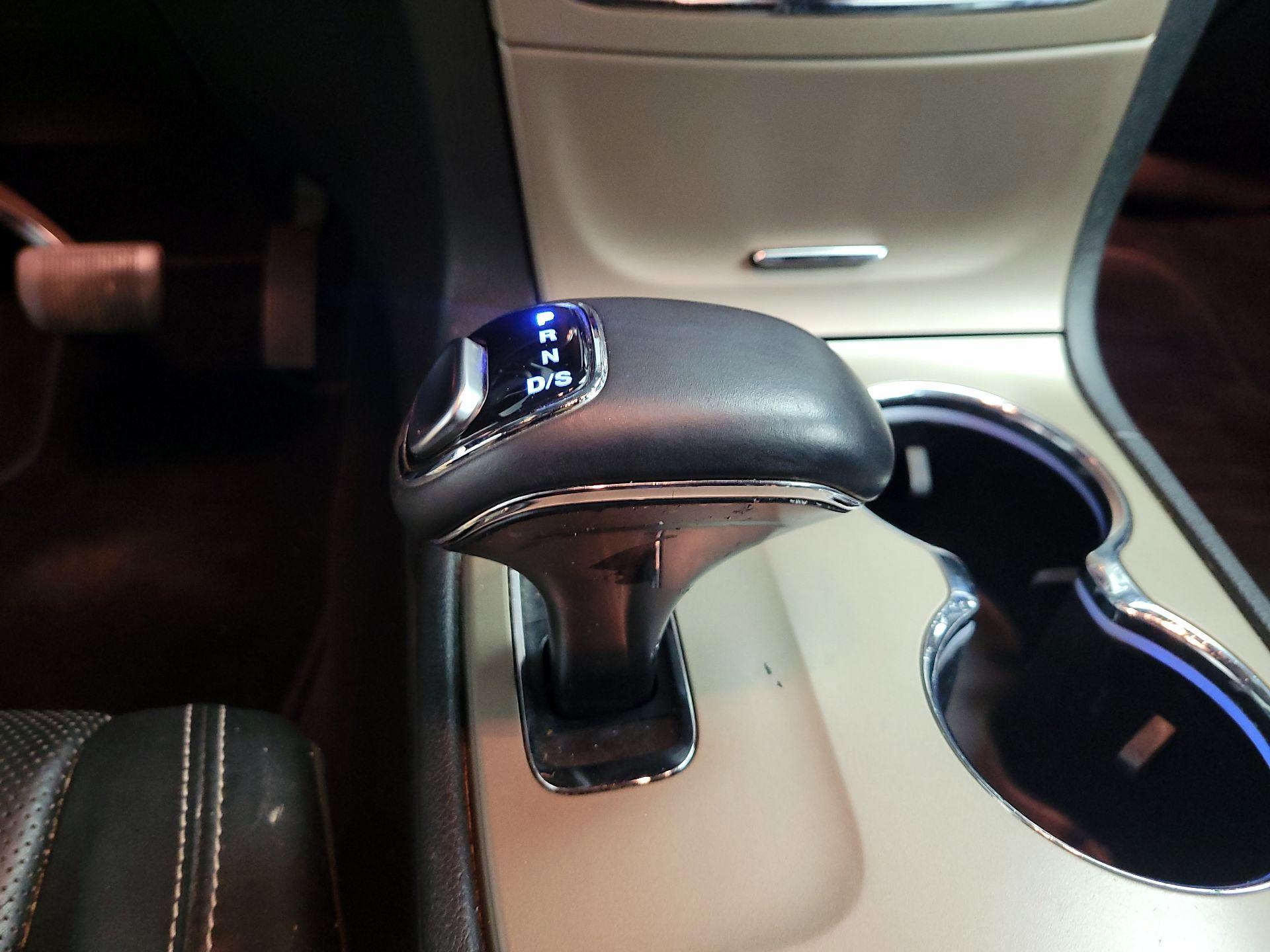 Thumbnail: 2014 Jeep Grand Cherokee - 17
