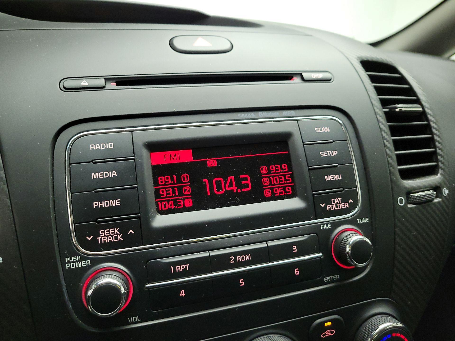 Thumbnail: 2015 Kia Forte - 14