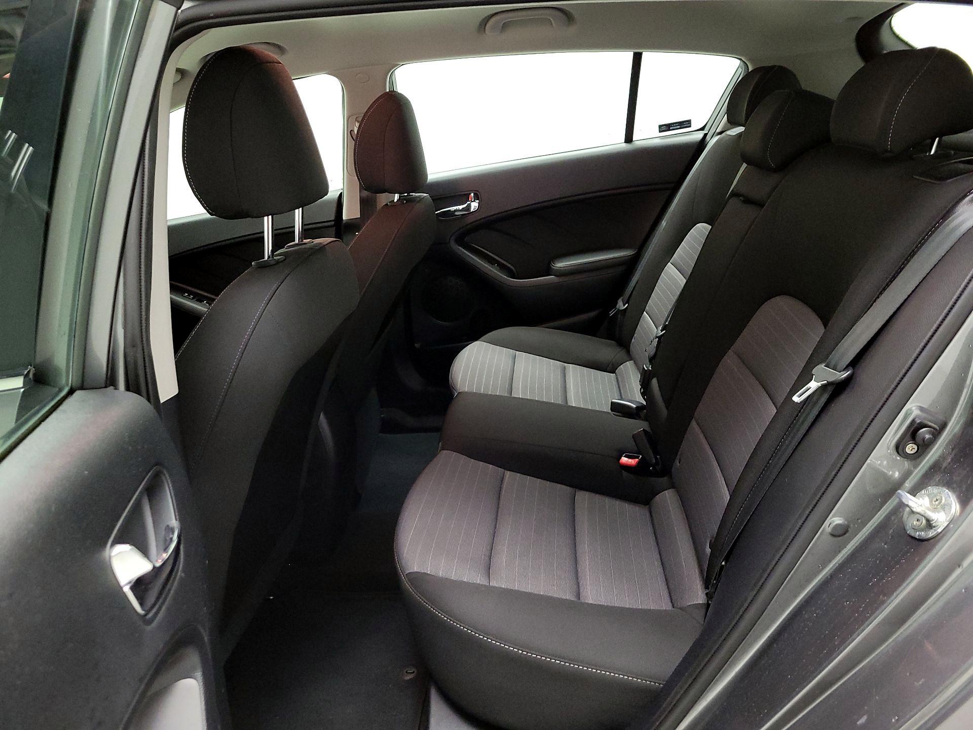 Thumbnail: 2015 Kia Forte - 18