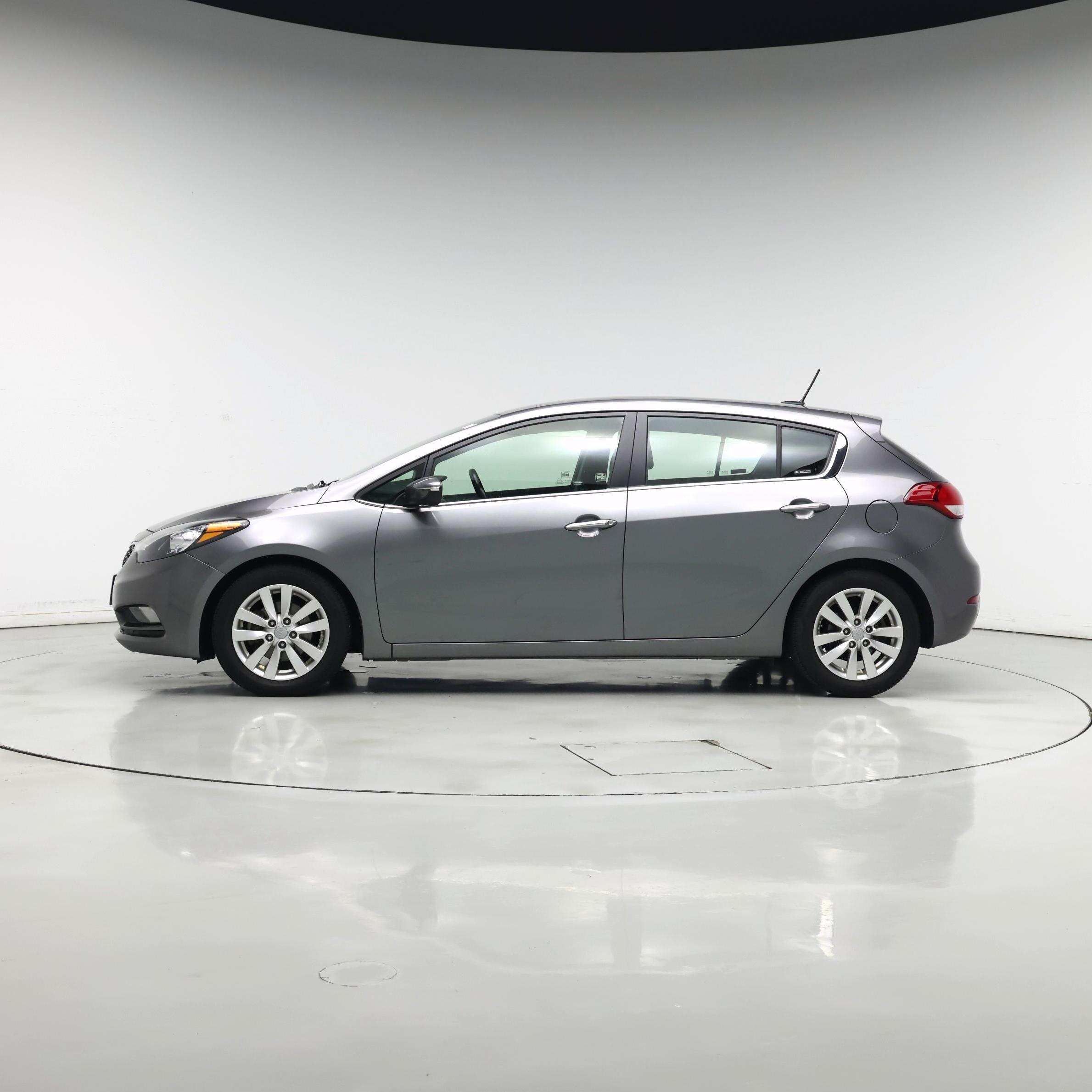 Thumbnail: 2015 Kia Forte - 3