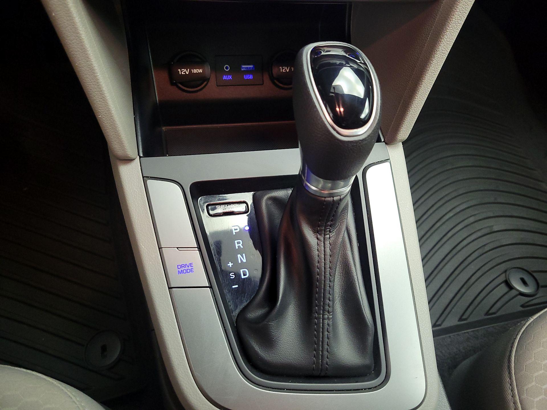 Thumbnail: 2019 Hyundai Elantra - 17