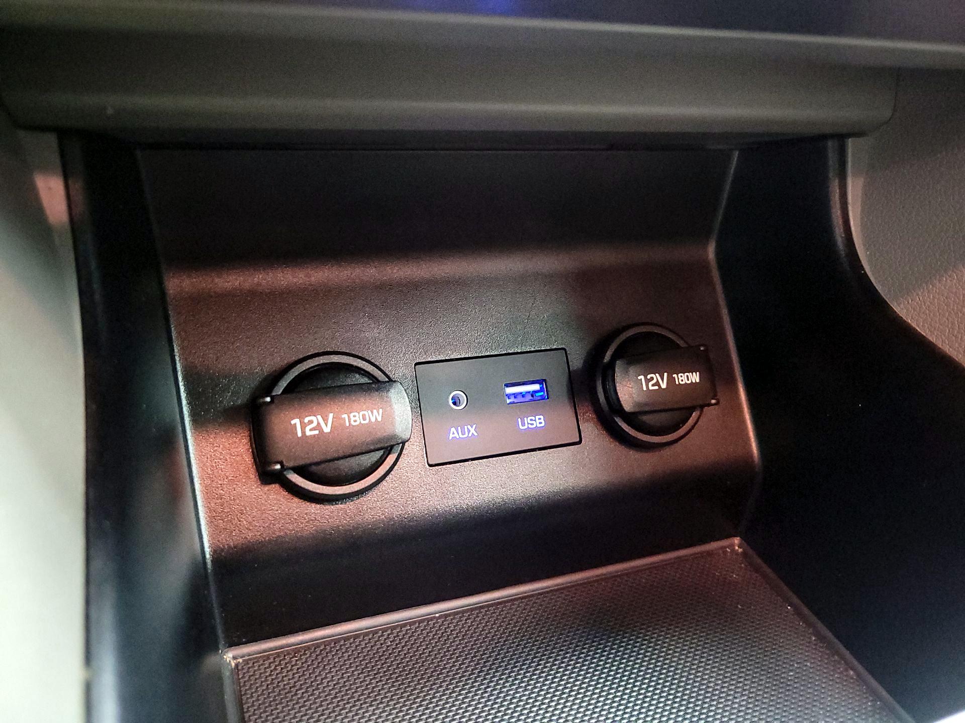 Thumbnail: 2019 Hyundai Elantra - 18