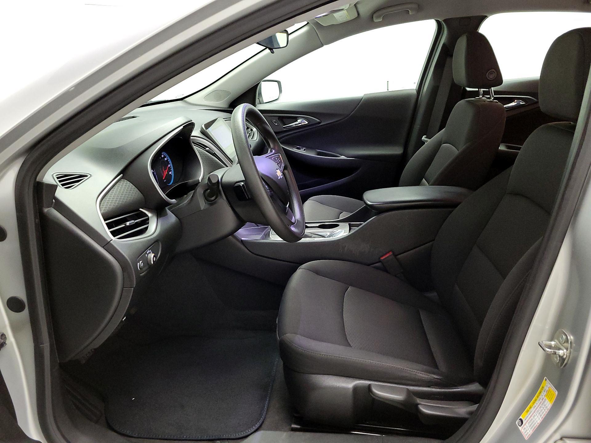 Thumbnail: 2019 Chevrolet Malibu - 11
