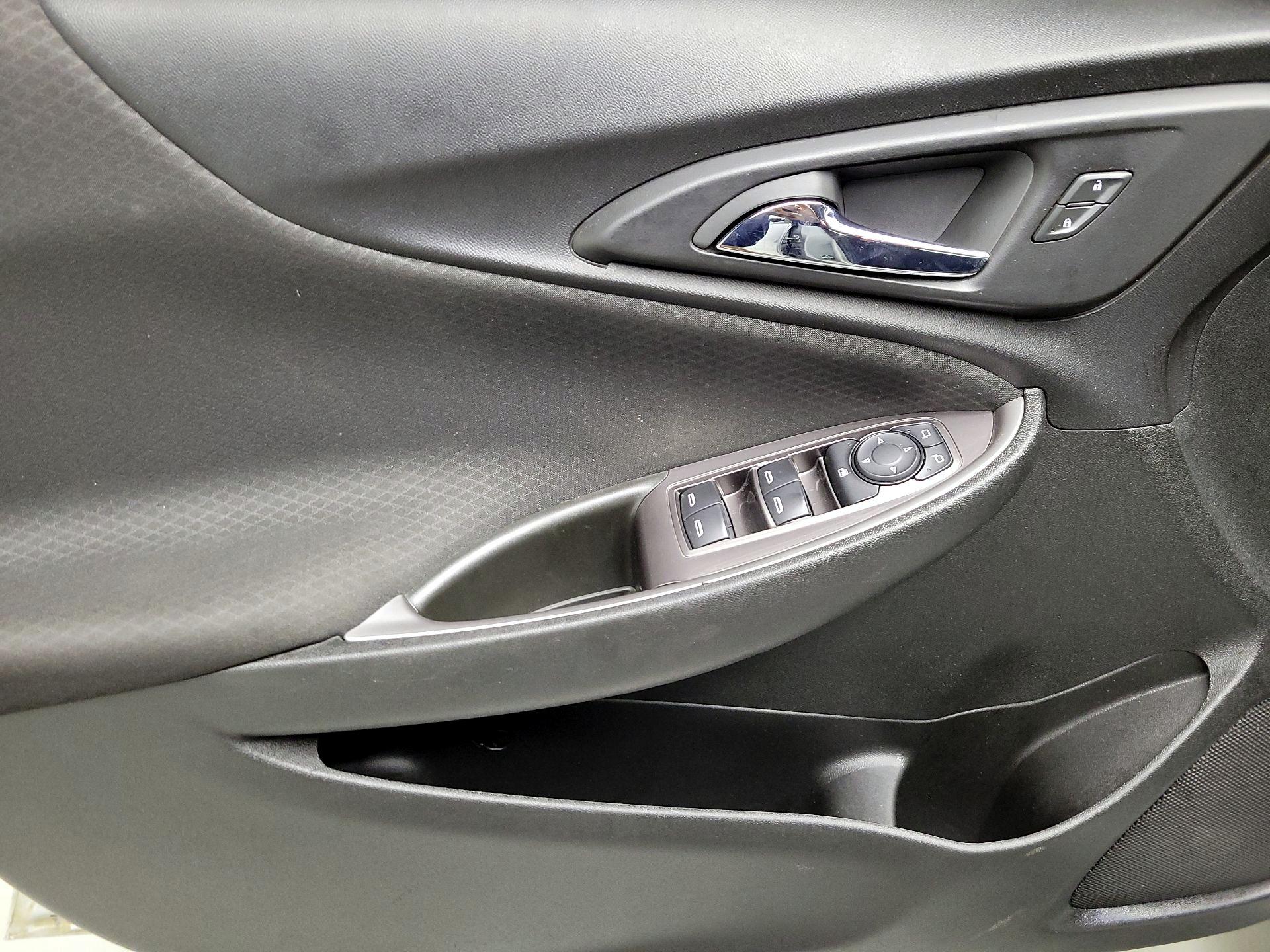 Thumbnail: 2019 Chevrolet Malibu - 12