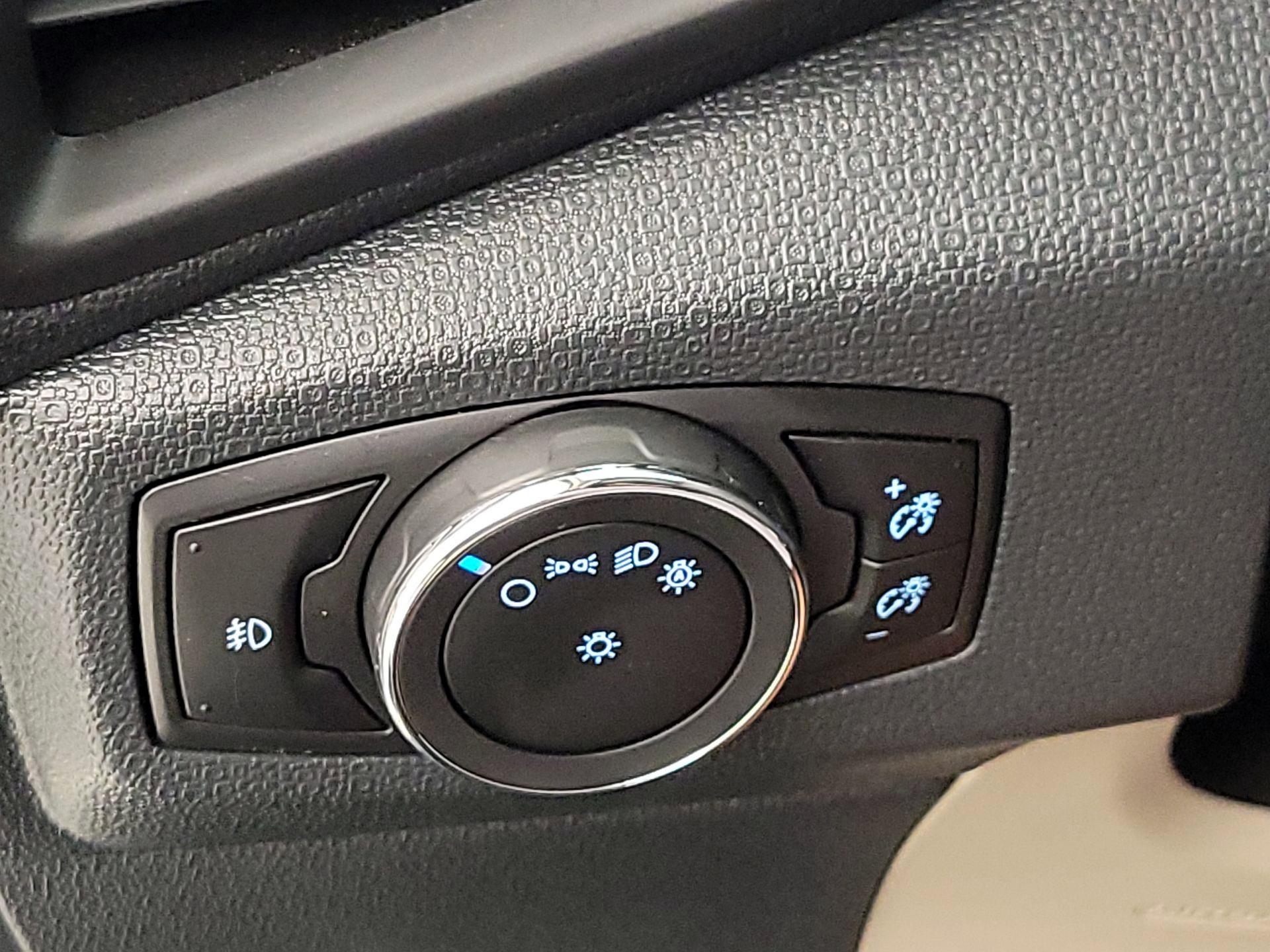 Thumbnail: 2019 Ford EcoSport - 13