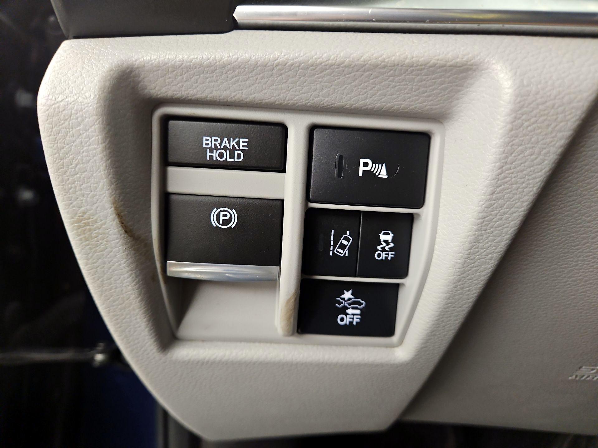 Thumbnail: 2019 Acura MDX - 13
