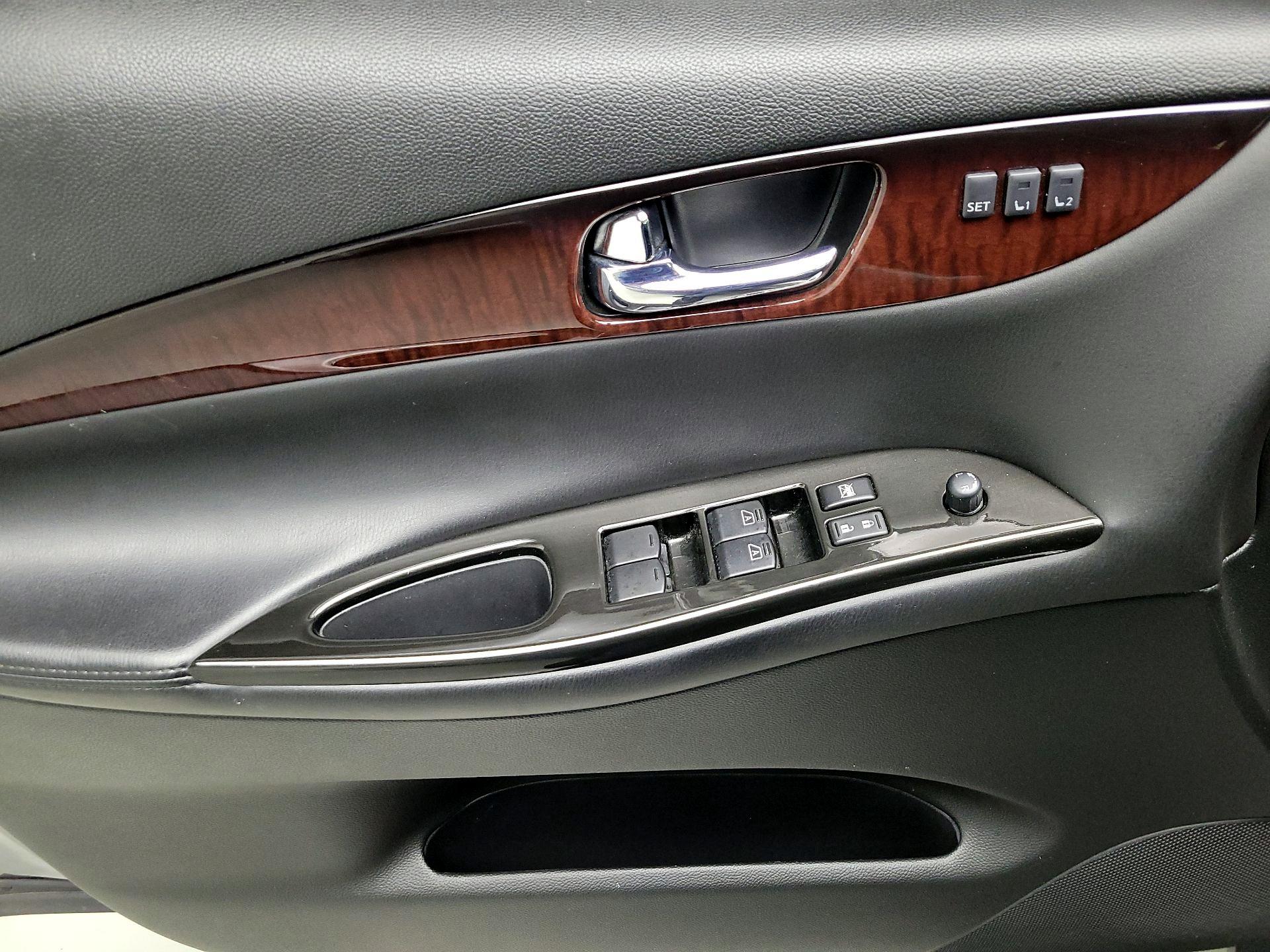 Thumbnail: 2016 INFINITI QX50 - 12