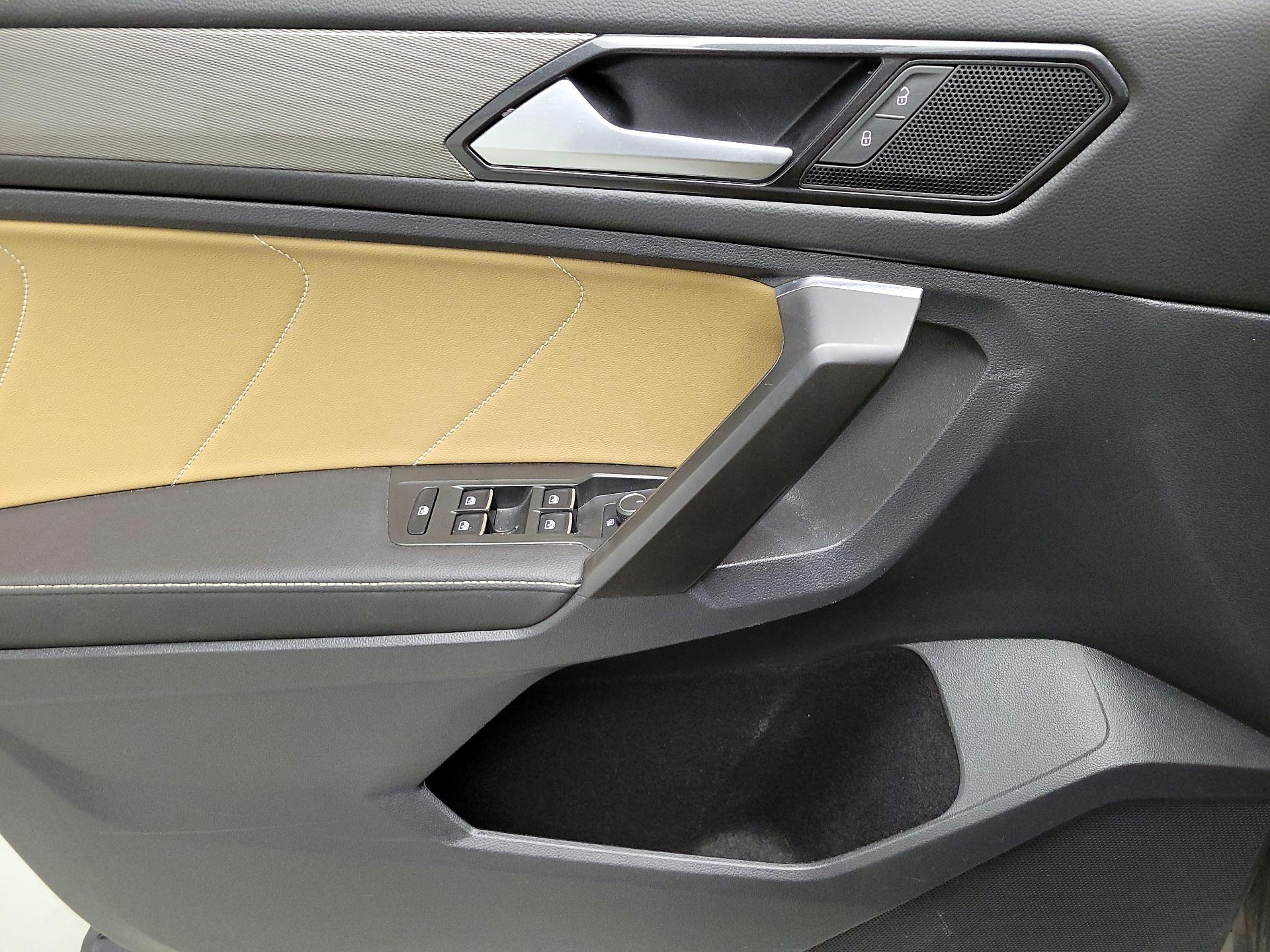 Thumbnail: 2022 Volkswagen Tiguan - 12