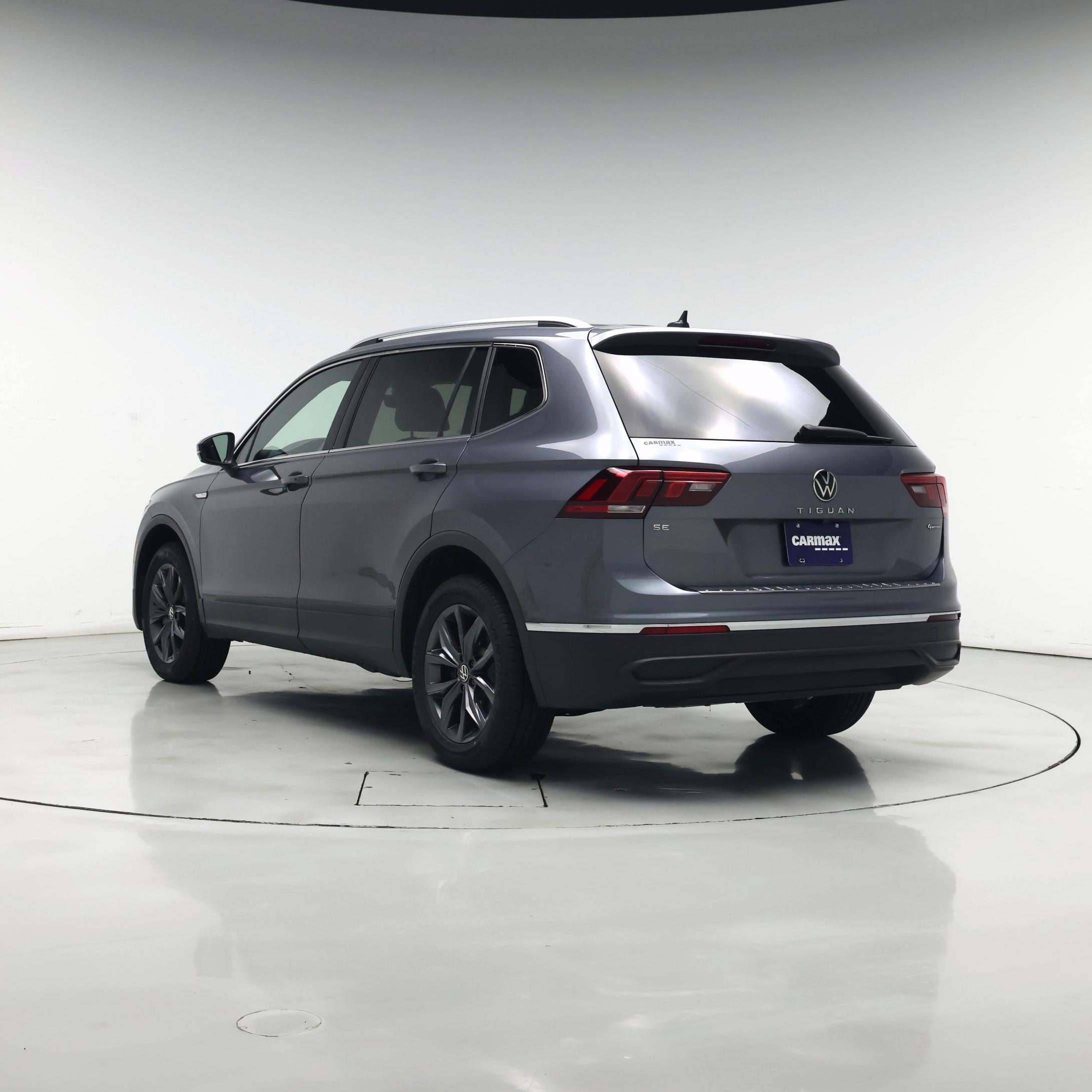 Thumbnail: 2022 Volkswagen Tiguan - 2