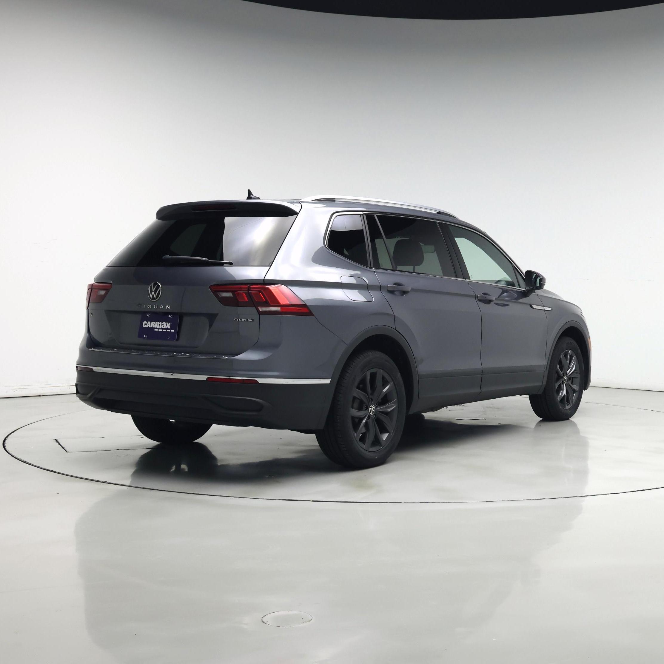 Thumbnail: 2022 Volkswagen Tiguan - 8