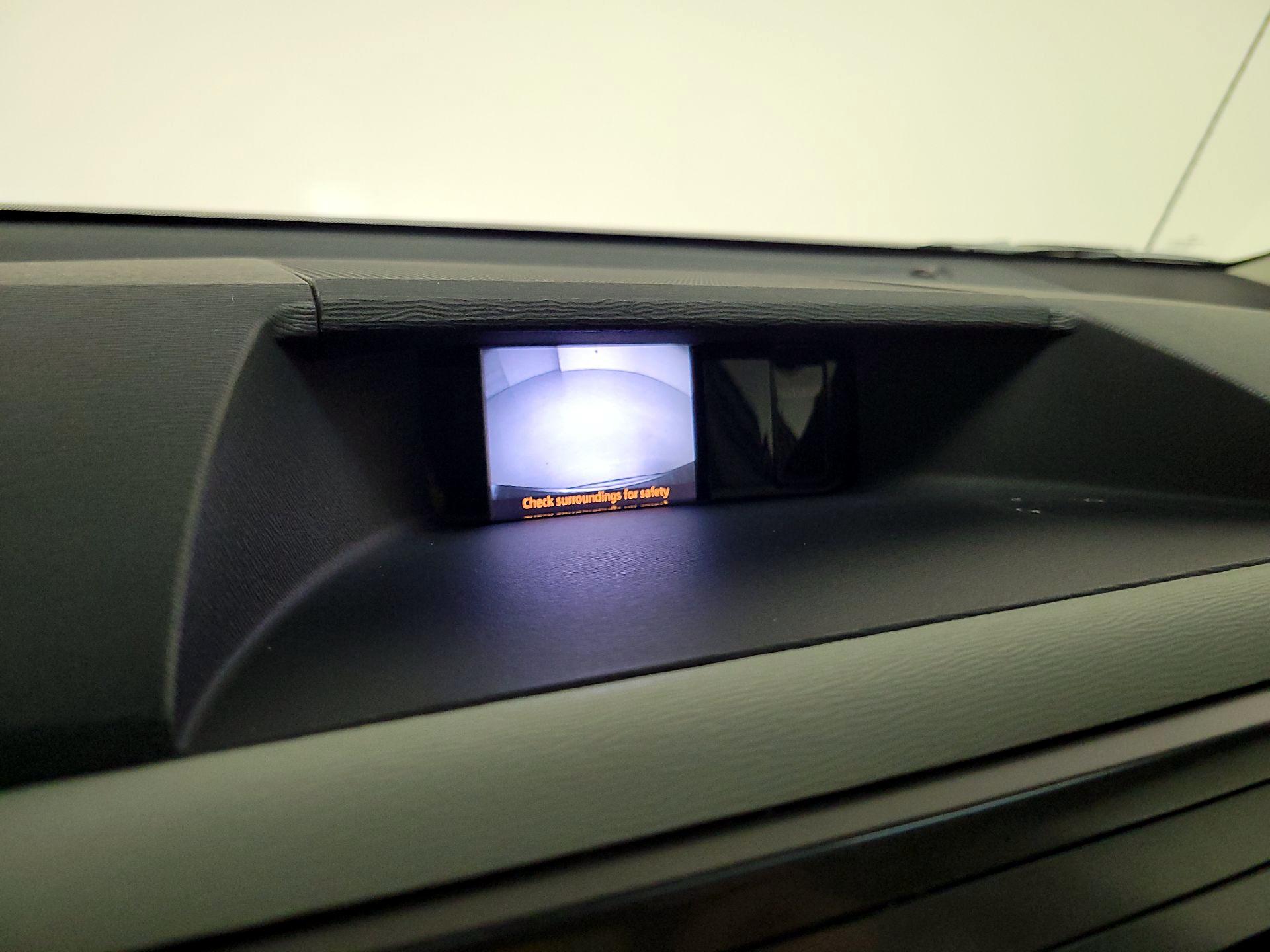 Thumbnail: 2014 Toyota Sienna - 14