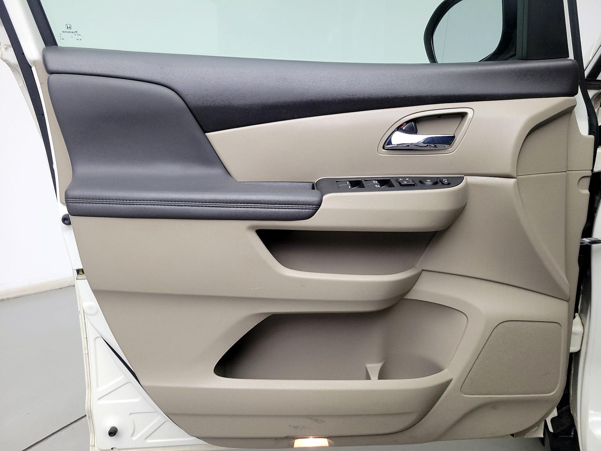 Thumbnail: 2016 Honda Odyssey - 12
