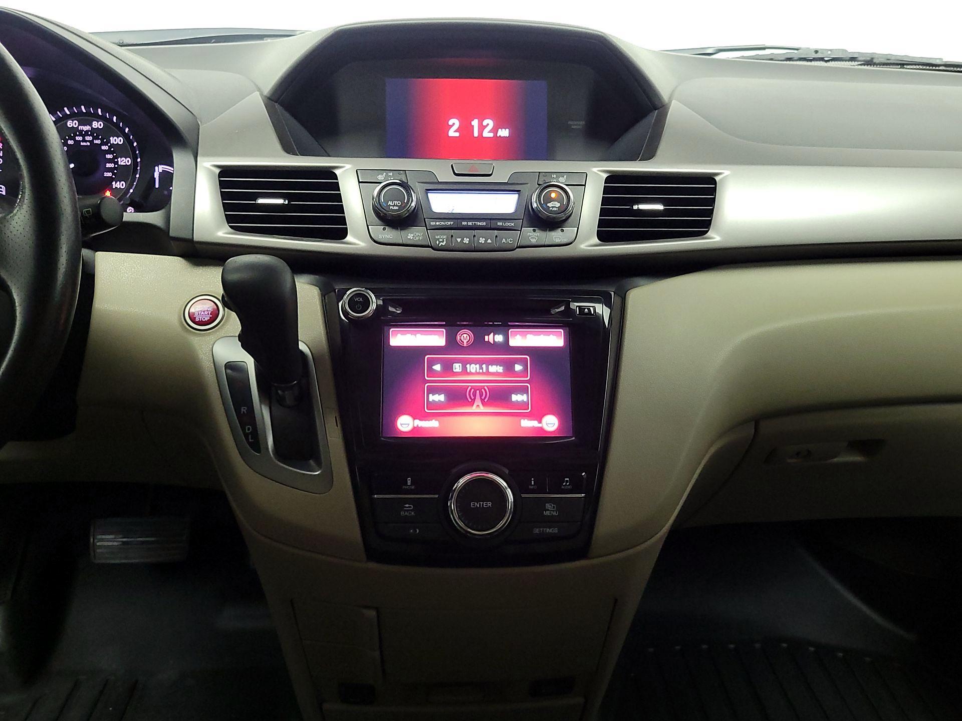 Thumbnail: 2016 Honda Odyssey - 17