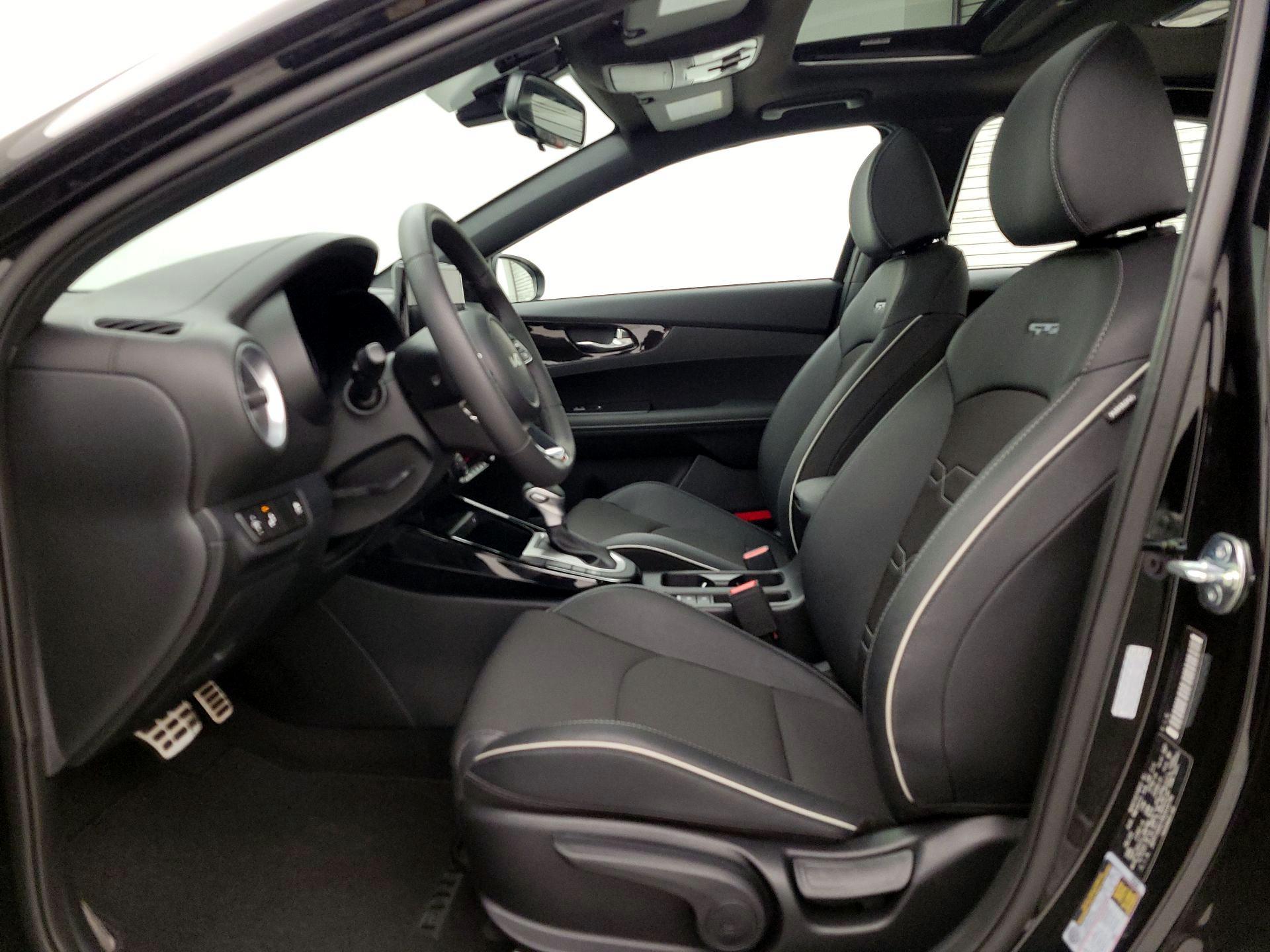 Thumbnail: 2024 Kia Forte - 11