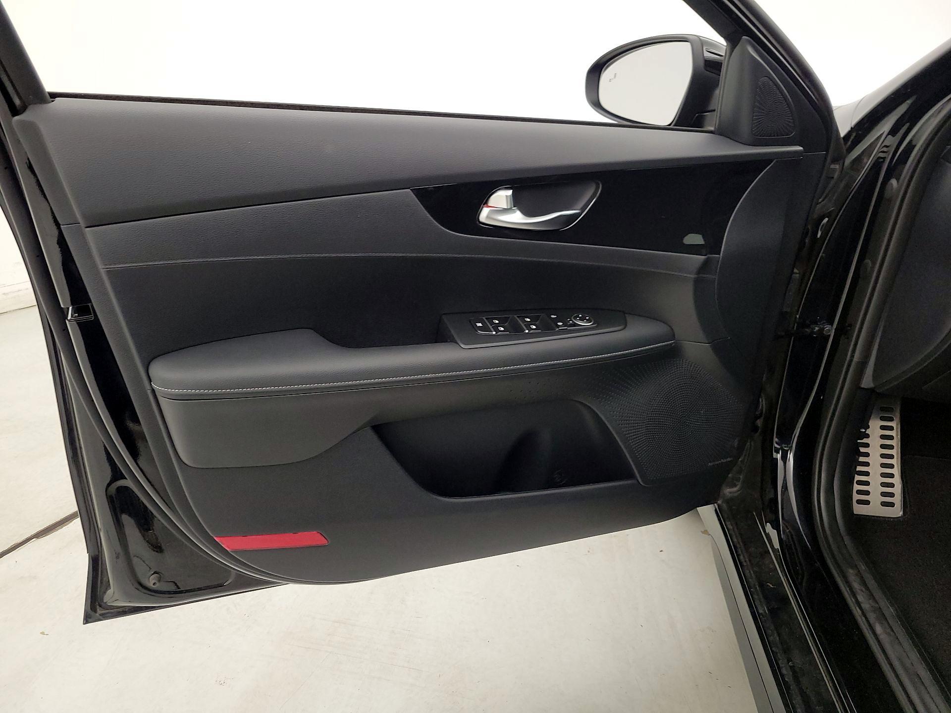 Thumbnail: 2024 Kia Forte - 12
