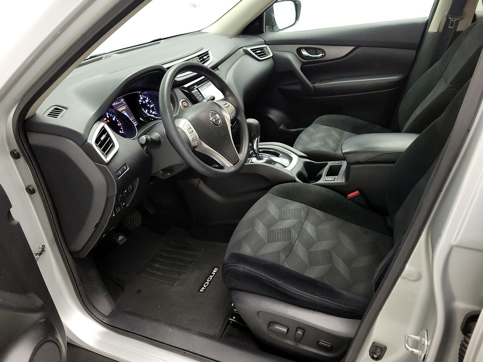 Thumbnail: 2016 Nissan Rogue - 11