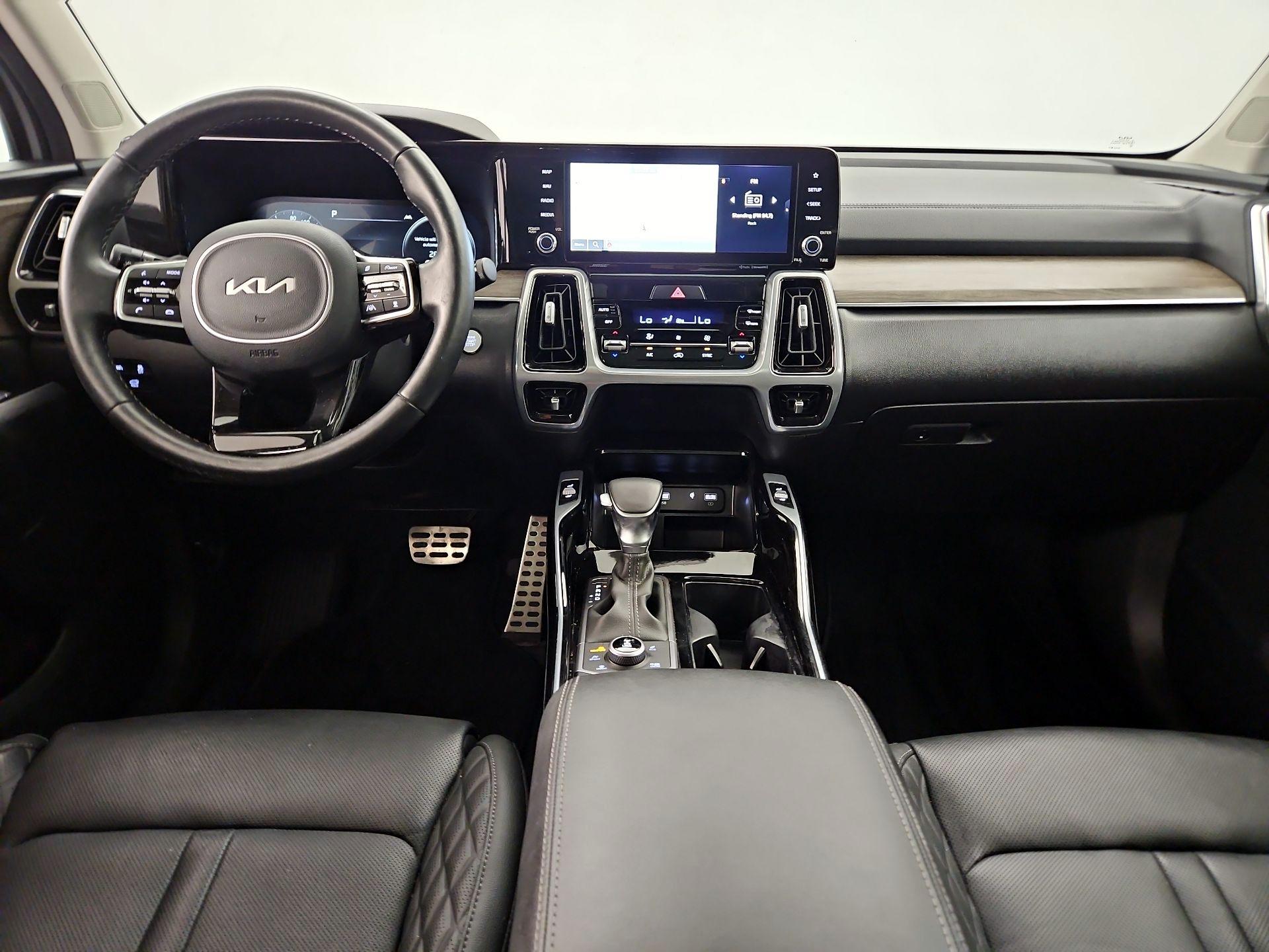 Thumbnail: 2023 Kia Sorento - 9