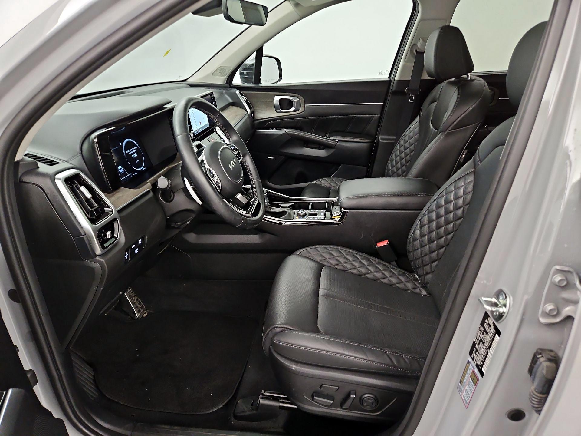 Thumbnail: 2023 Kia Sorento - 11