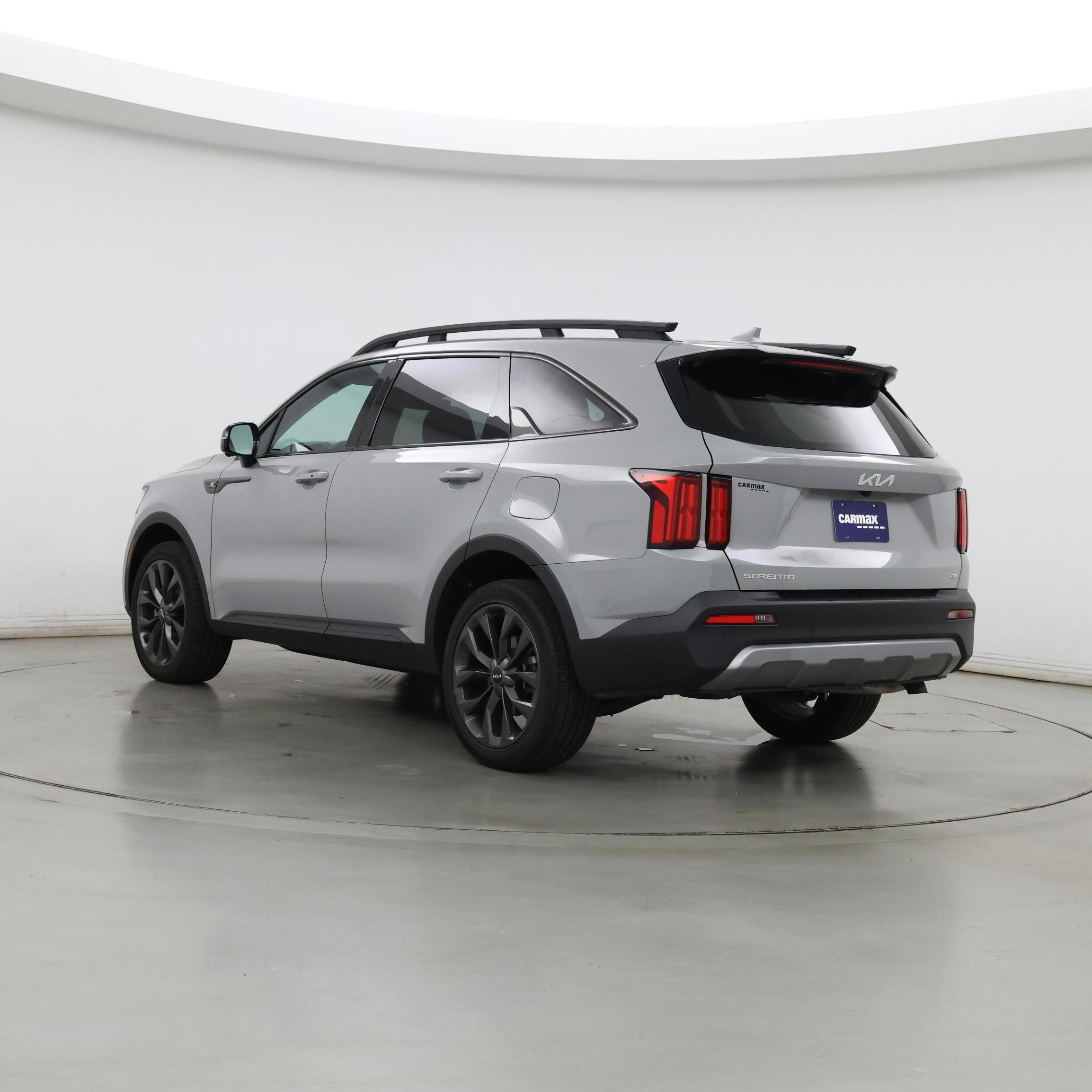 Thumbnail: 2023 Kia Sorento - 2