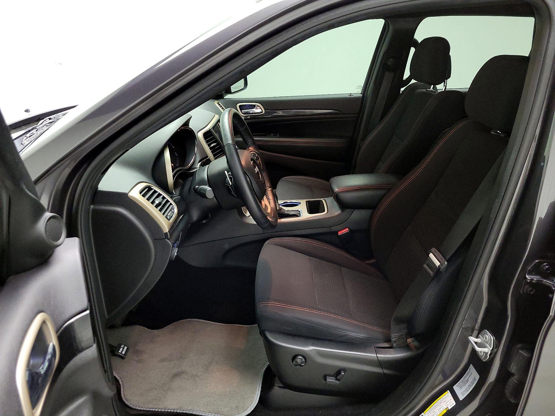 Thumbnail: 2016 Jeep Grand Cherokee - 11