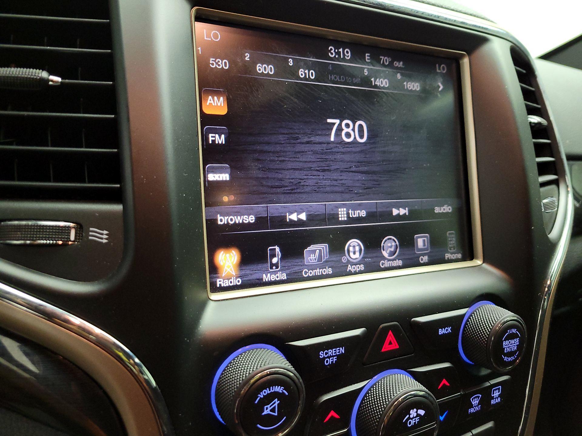Thumbnail: 2016 Jeep Grand Cherokee - 15