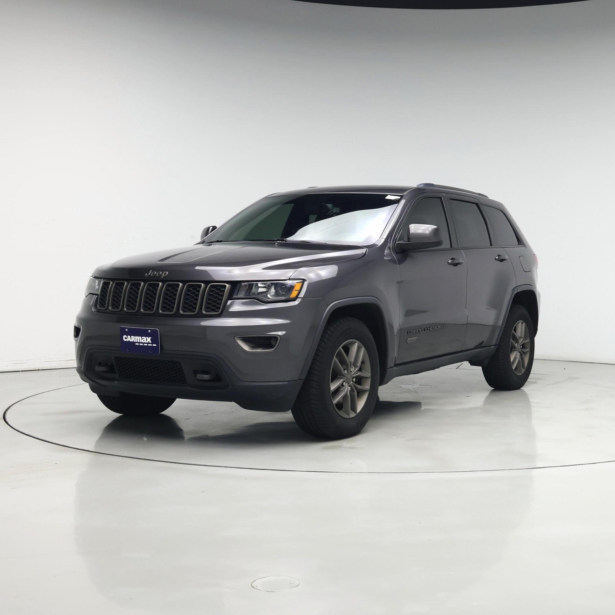 Thumbnail: 2016 Jeep Grand Cherokee - 4