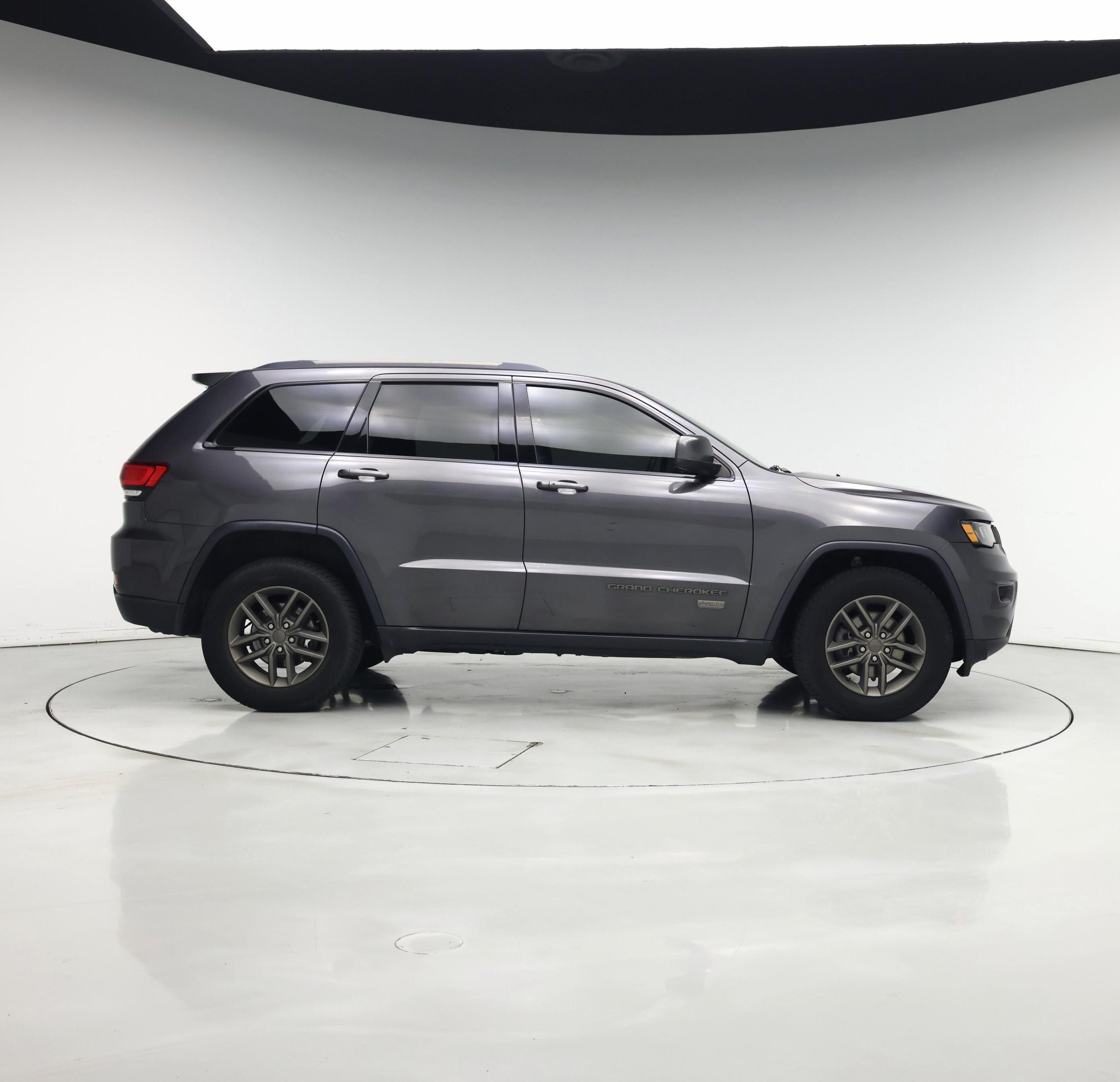 Thumbnail: 2016 Jeep Grand Cherokee - 7