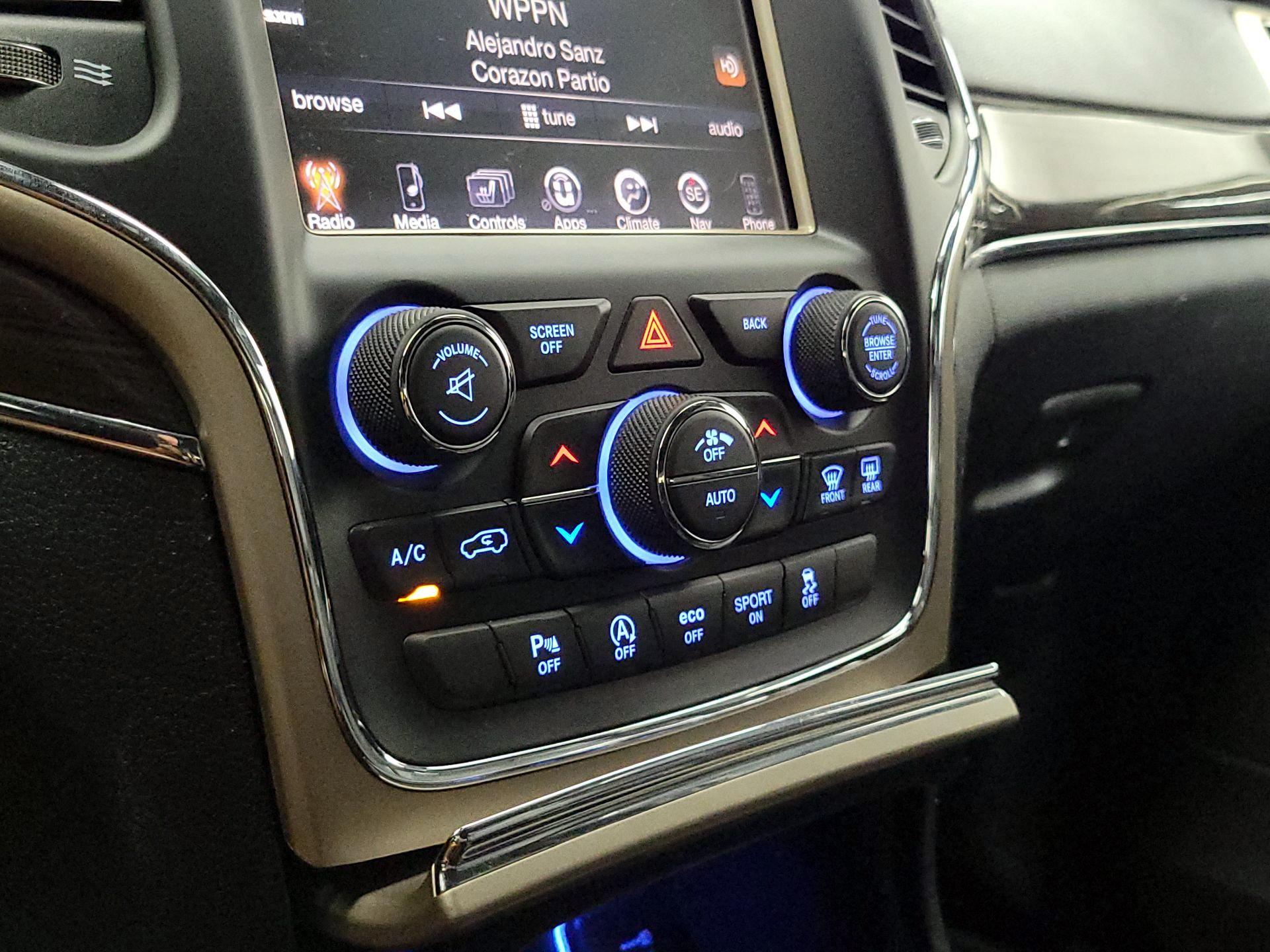 Thumbnail: 2017 Jeep Grand Cherokee - 17