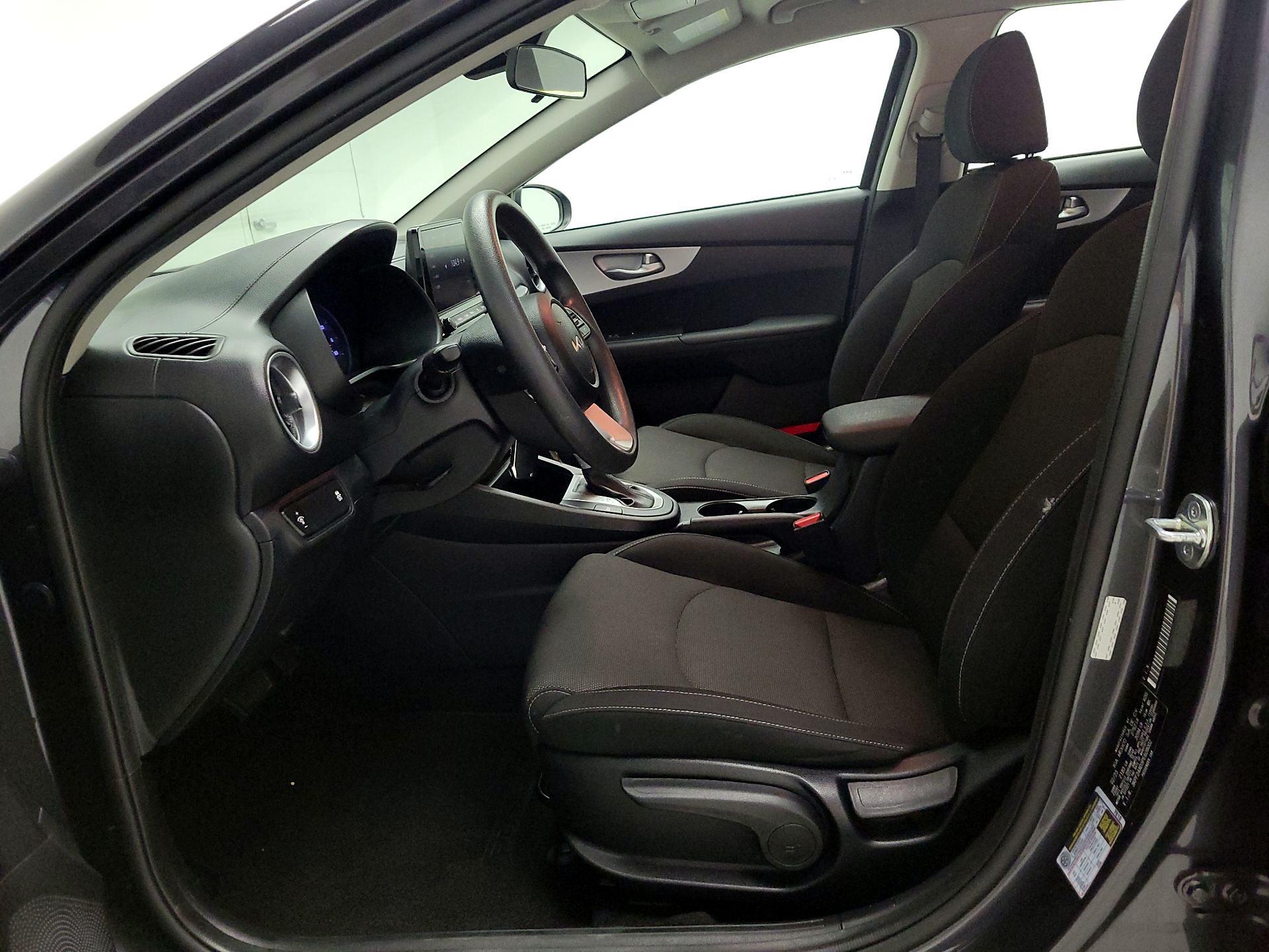 Thumbnail: 2023 Kia Forte - 11