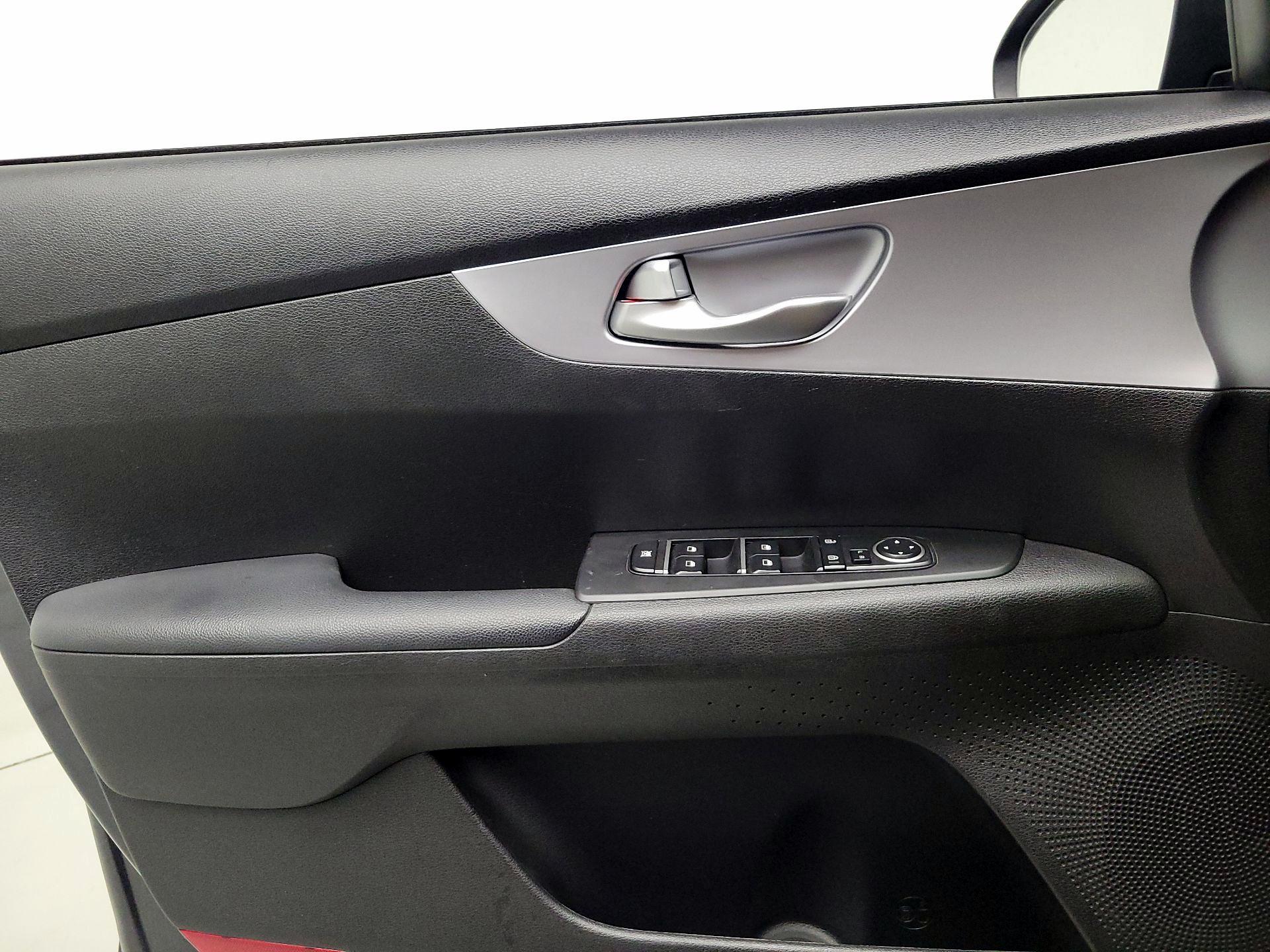 Thumbnail: 2023 Kia Forte - 12