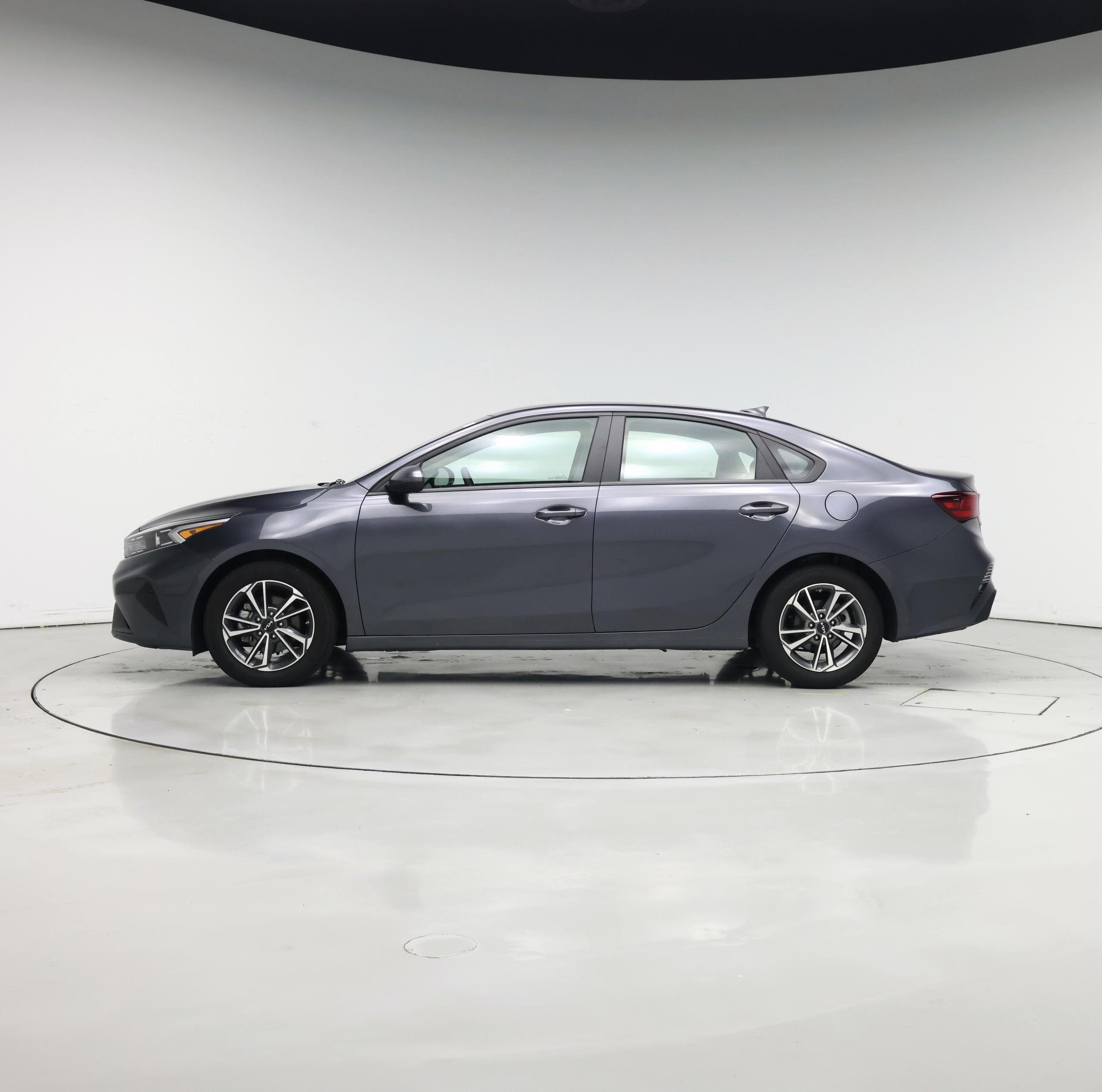 Thumbnail: 2023 Kia Forte - 3
