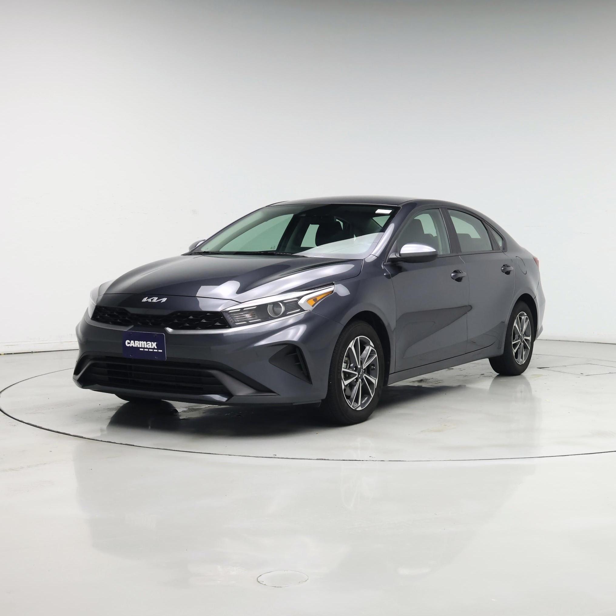 Thumbnail: 2023 Kia Forte - 4