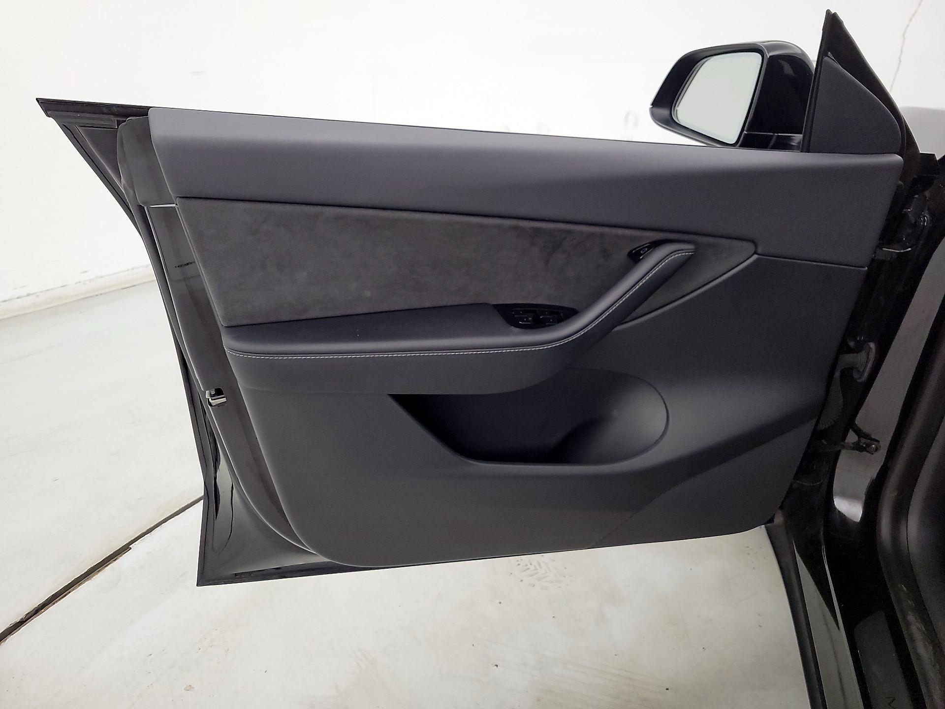 Thumbnail: 2021 Tesla Model Y - 12