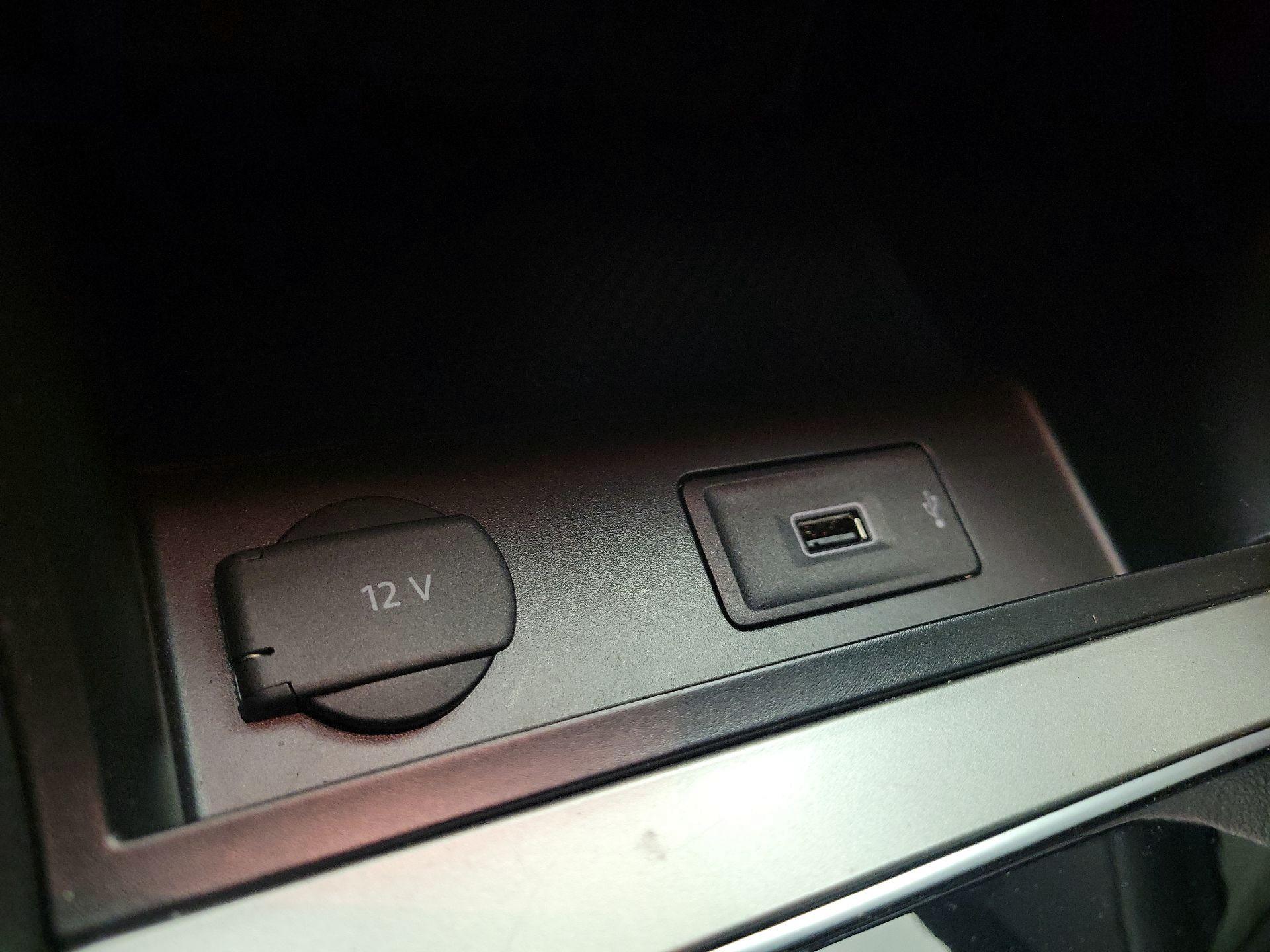 Thumbnail: 2021 Volkswagen Passat - 19