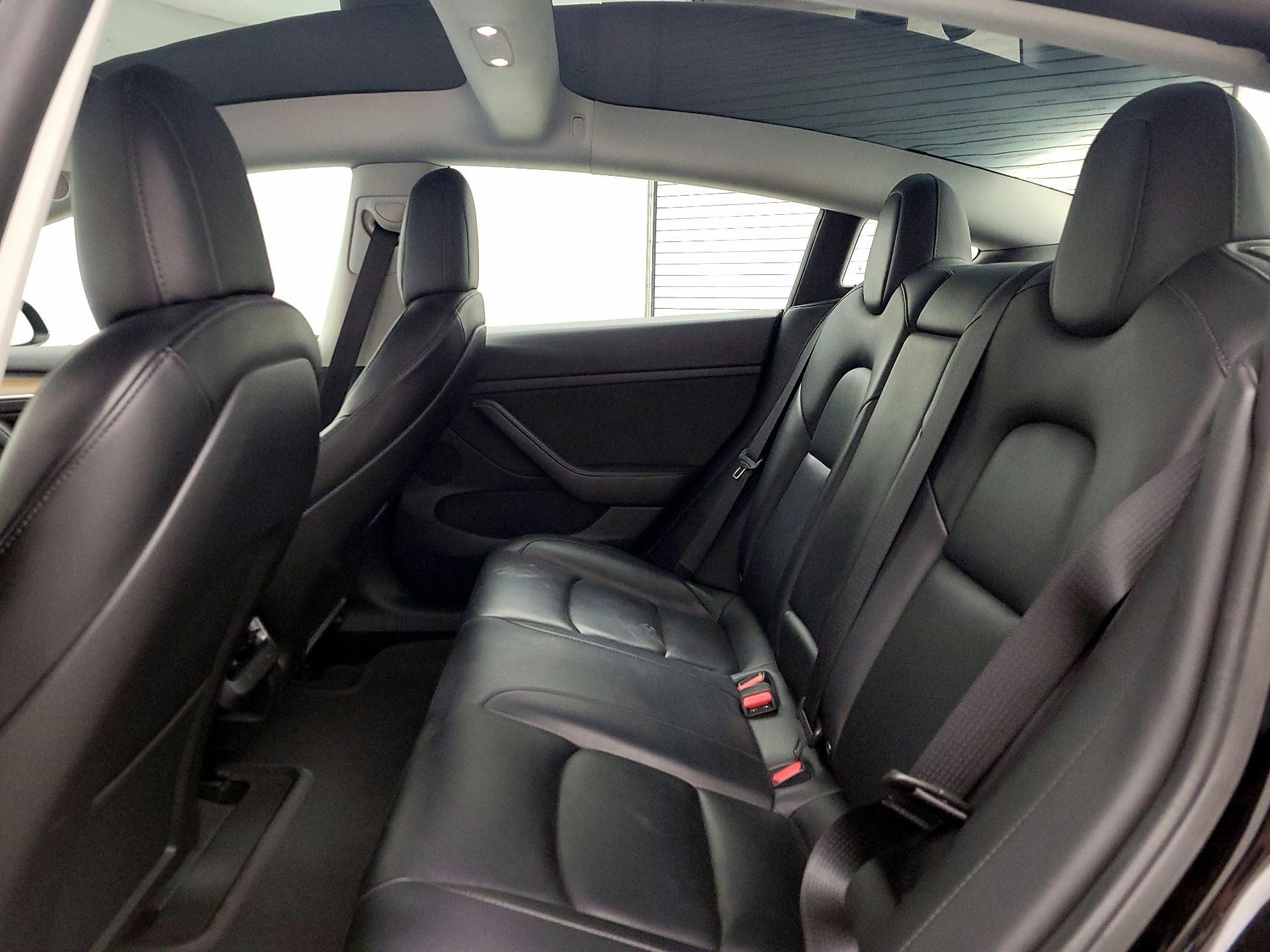 Thumbnail: 2022 Tesla Model 3 - 19