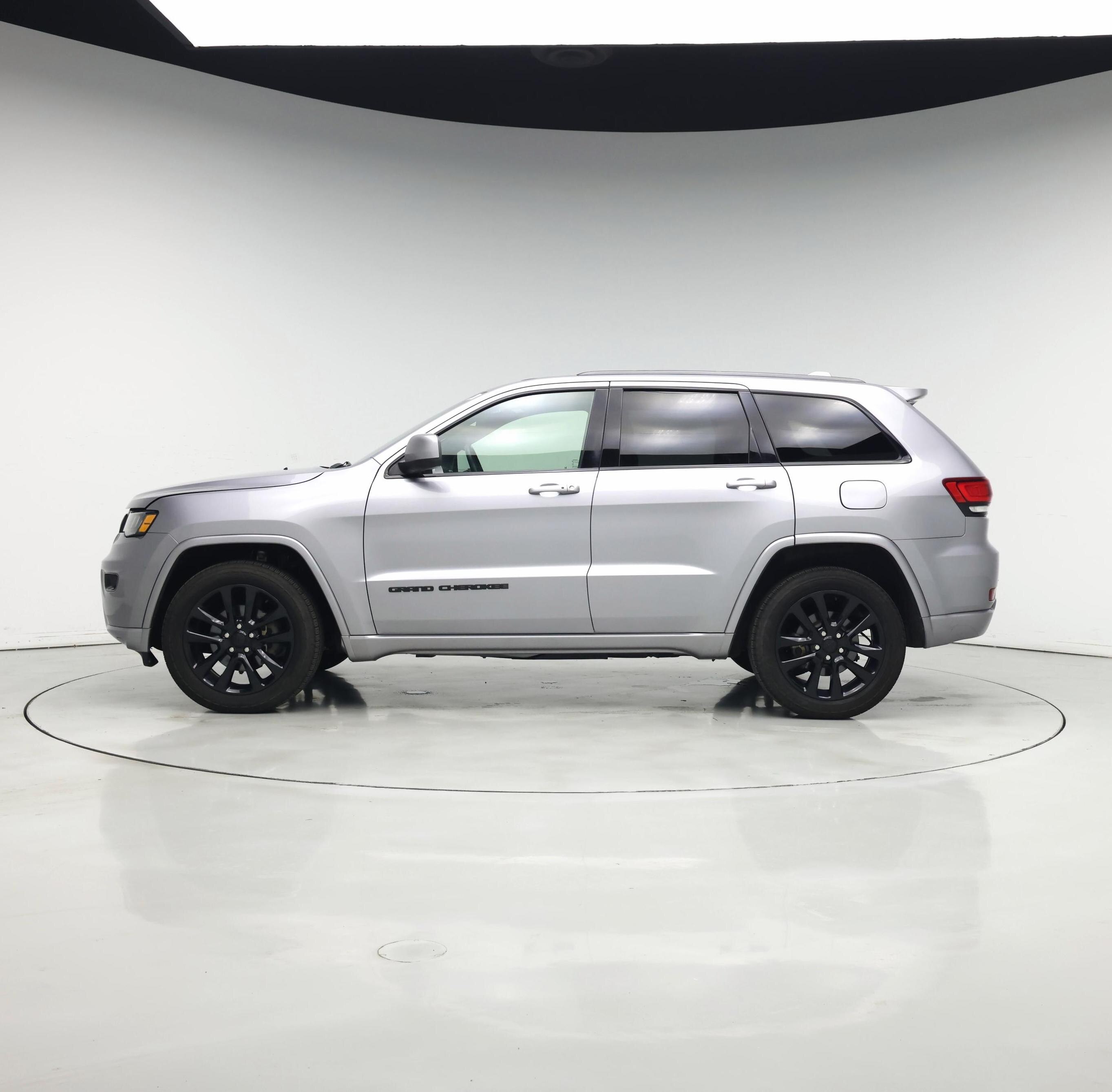 Thumbnail: 2019 Jeep Grand Cherokee - 3