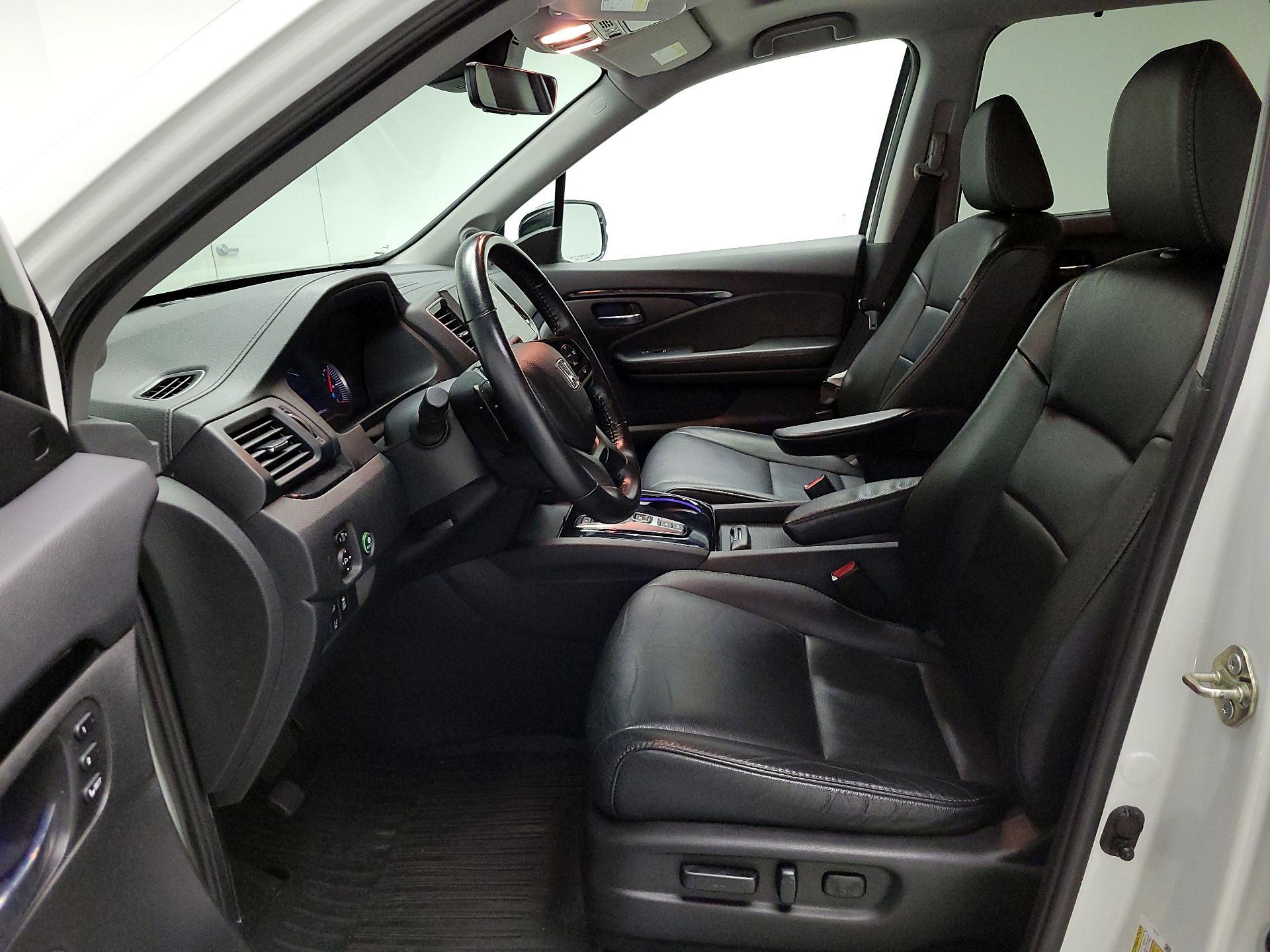 Thumbnail: 2020 Honda Pilot - 11