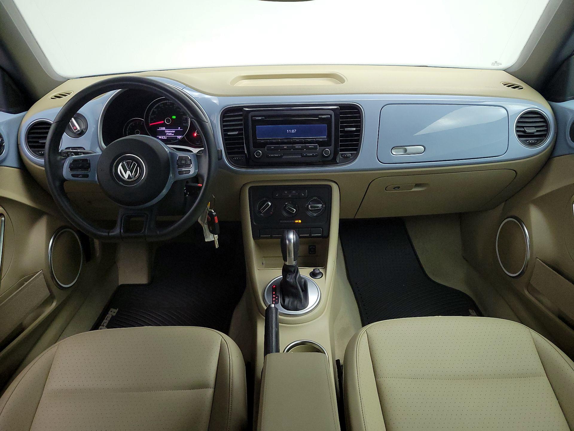 Thumbnail: 2015 Volkswagen Beetle - 9