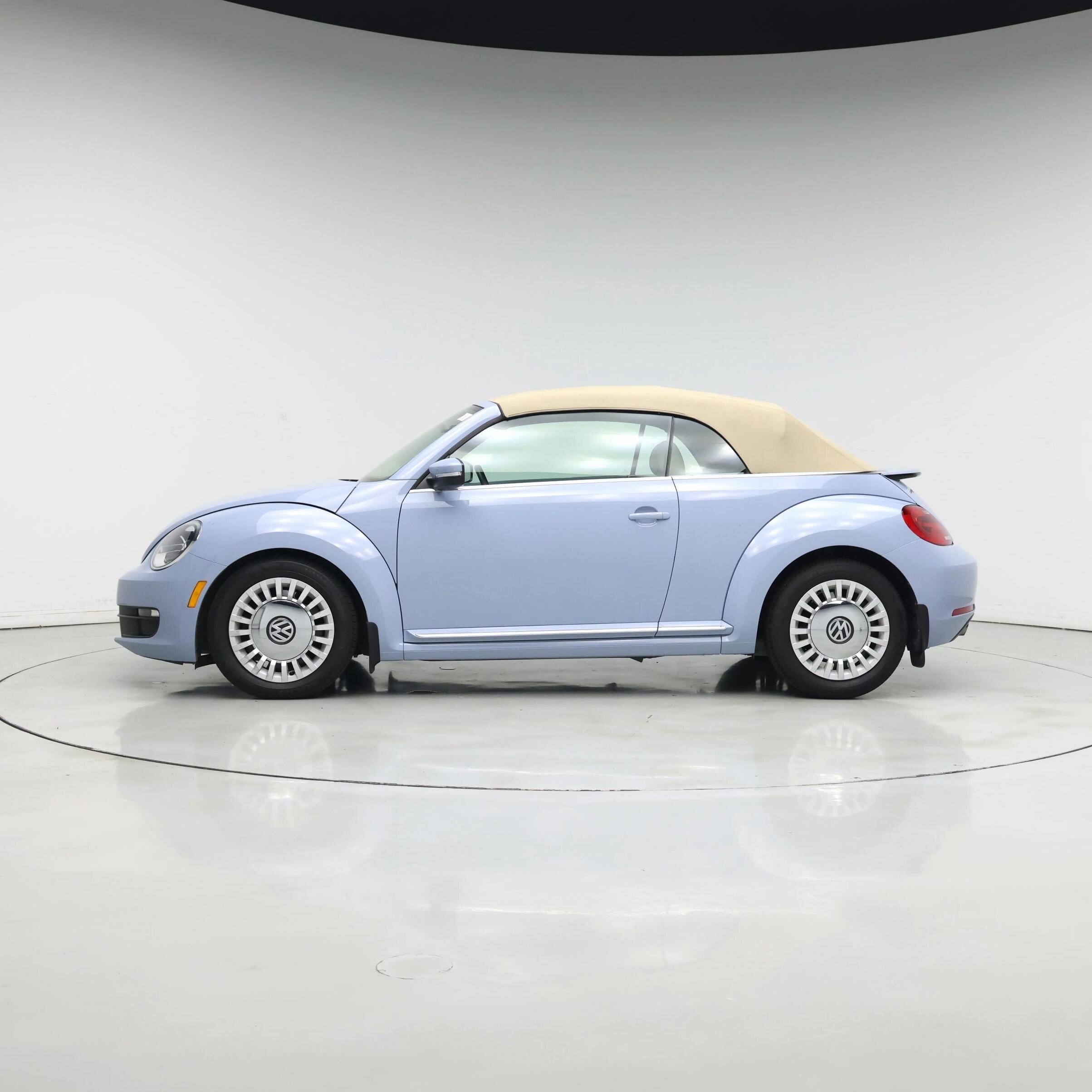 Thumbnail: 2015 Volkswagen Beetle - 3