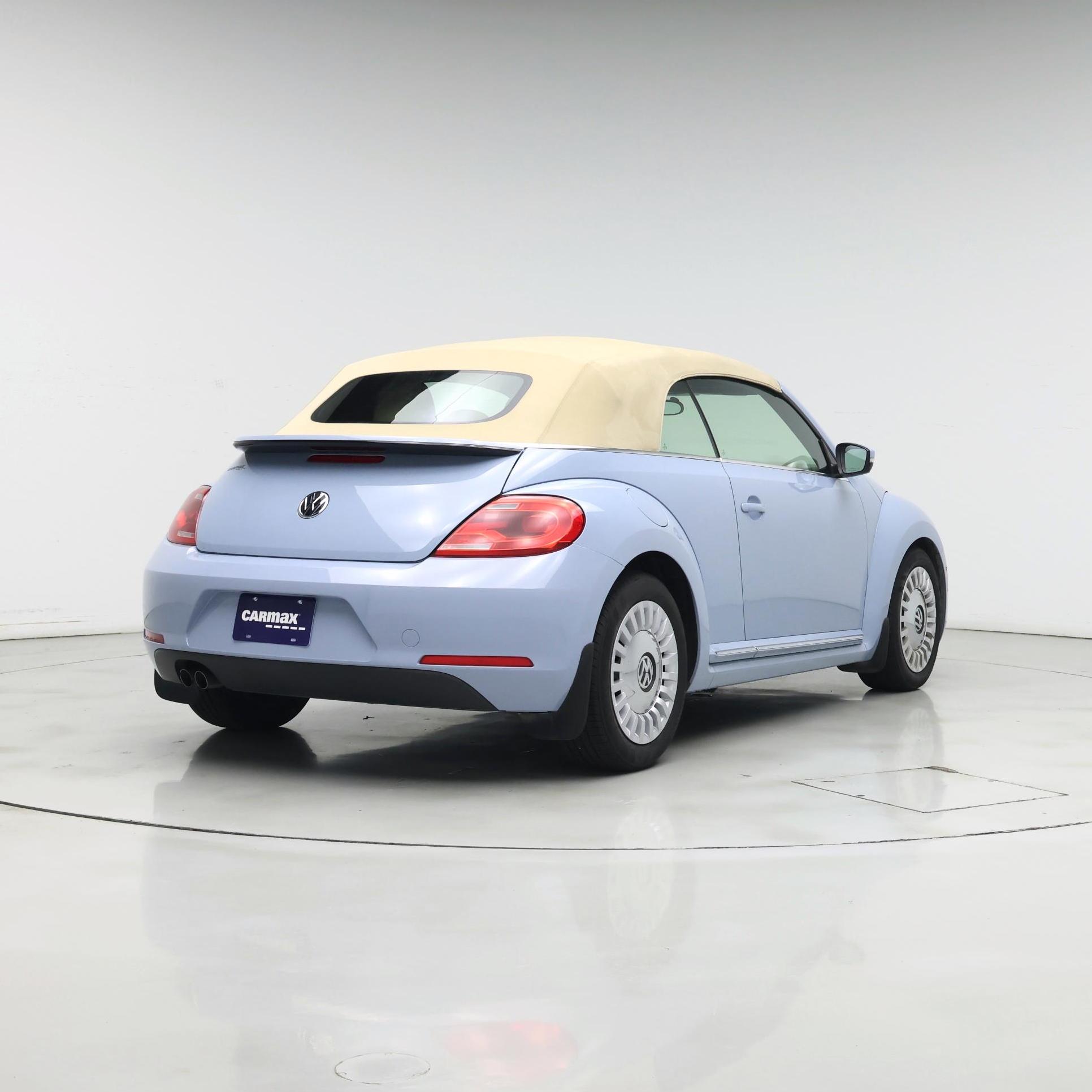 Thumbnail: 2015 Volkswagen Beetle - 8