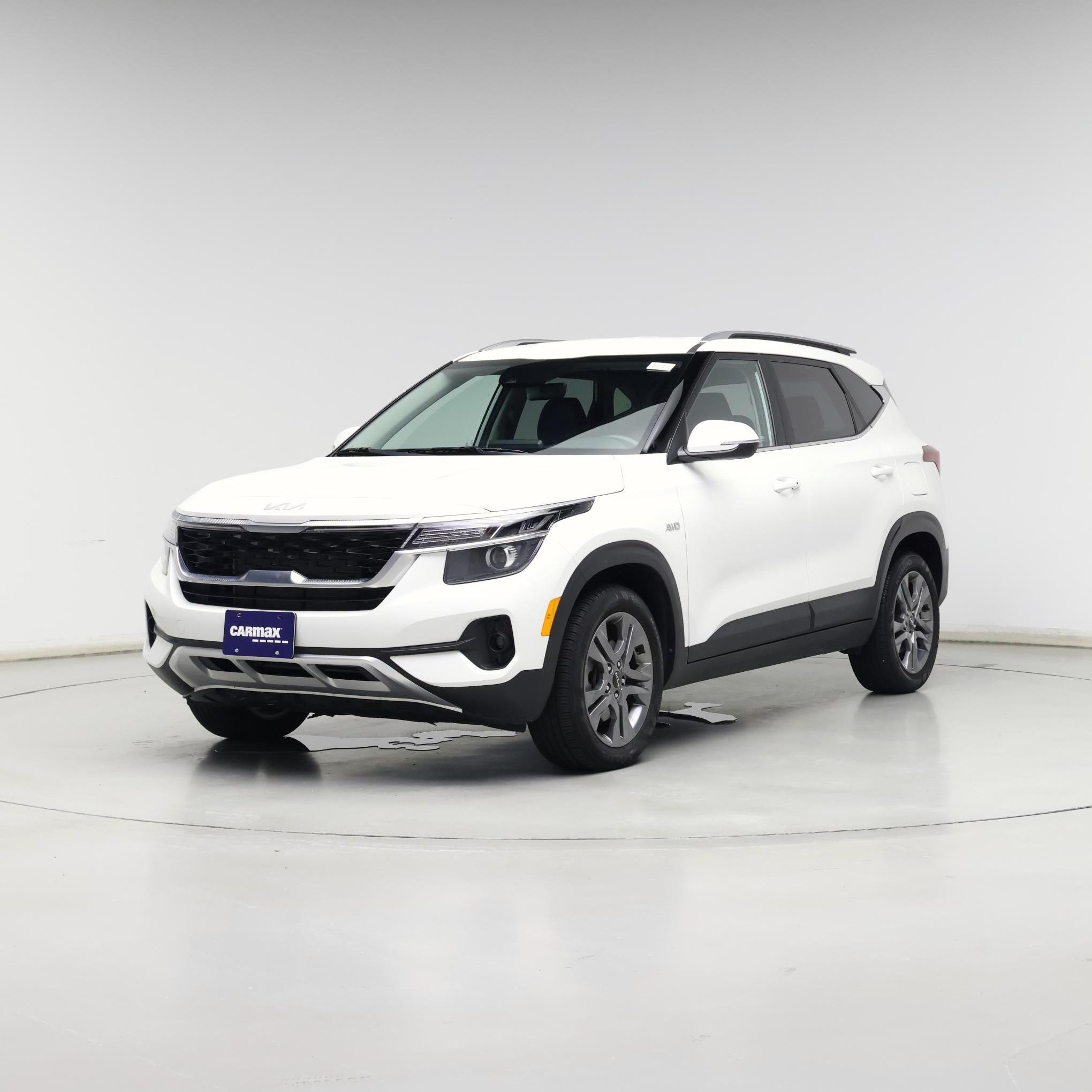 Thumbnail: 2023 Kia Seltos - 4