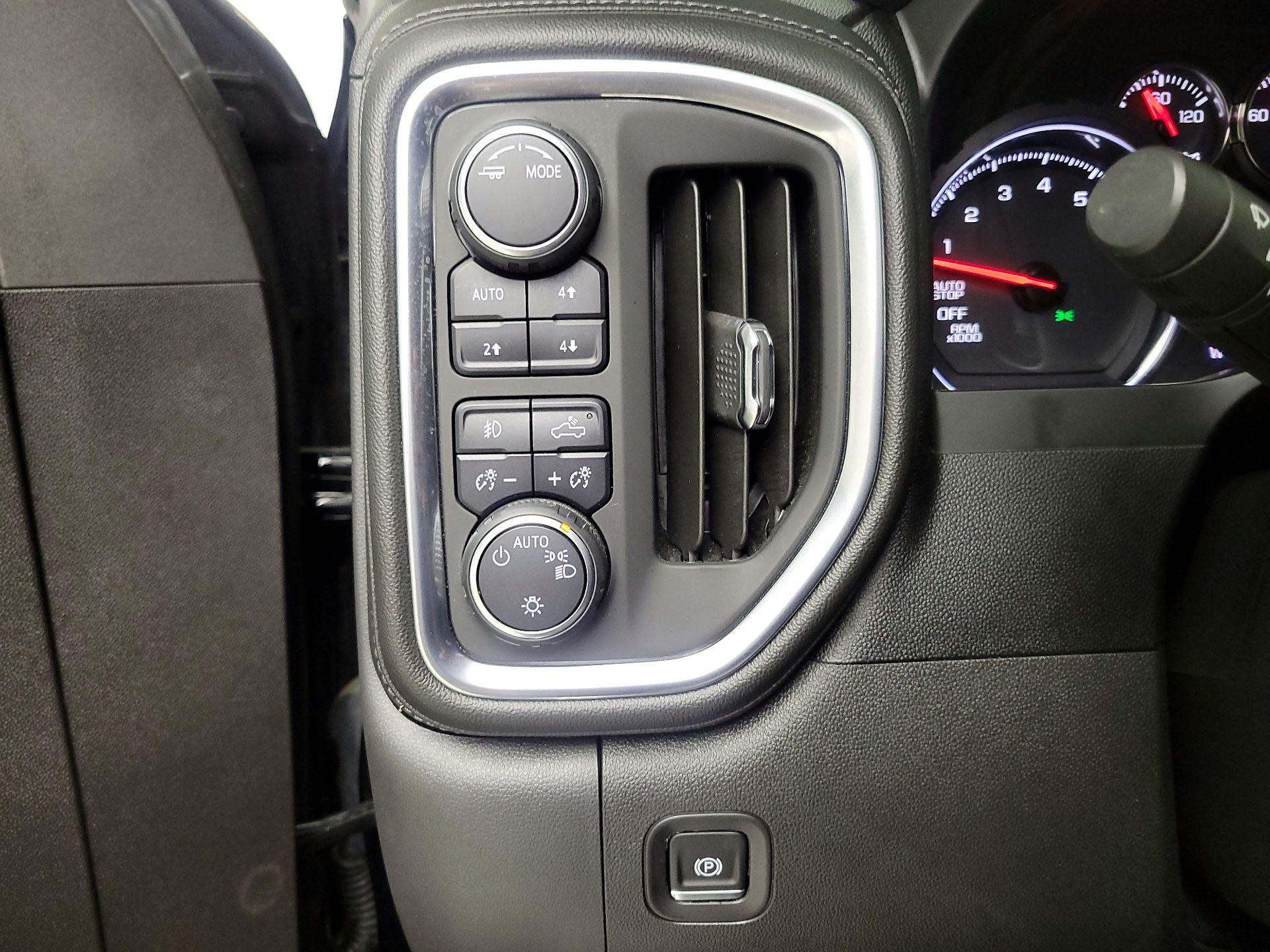 Thumbnail: 2020 Chevrolet Silverado 1500 - 13