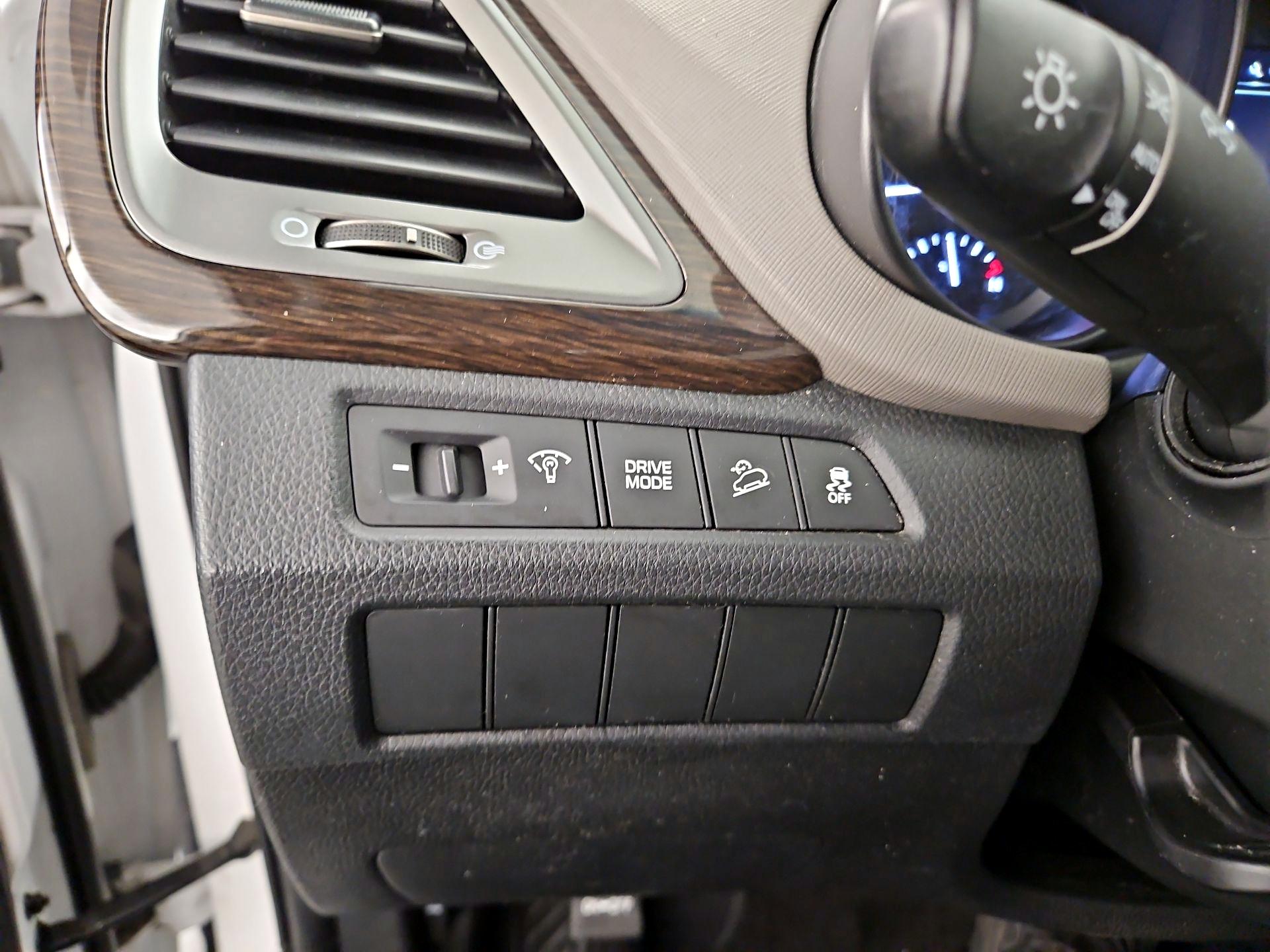 Thumbnail: 2018 Hyundai Santa Fe - 13