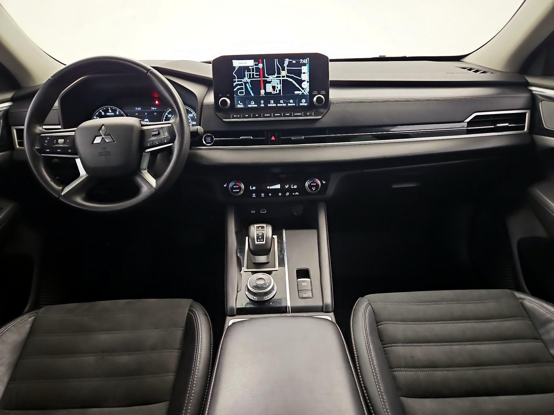 Thumbnail: 2022 Mitsubishi Outlander - 9