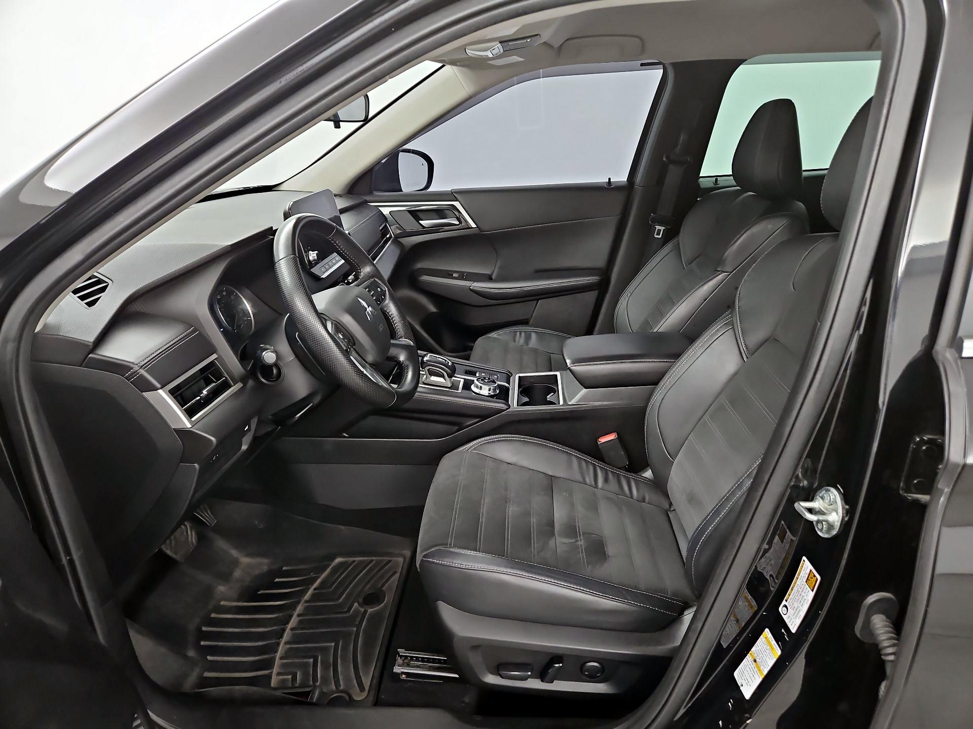 Thumbnail: 2022 Mitsubishi Outlander - 11